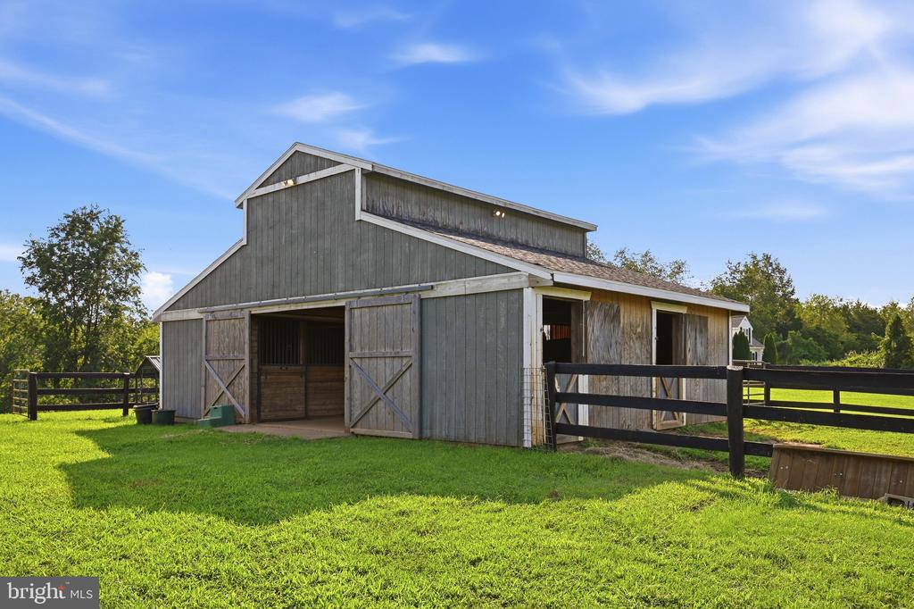 9411 GREEN MEADOWS ROAD