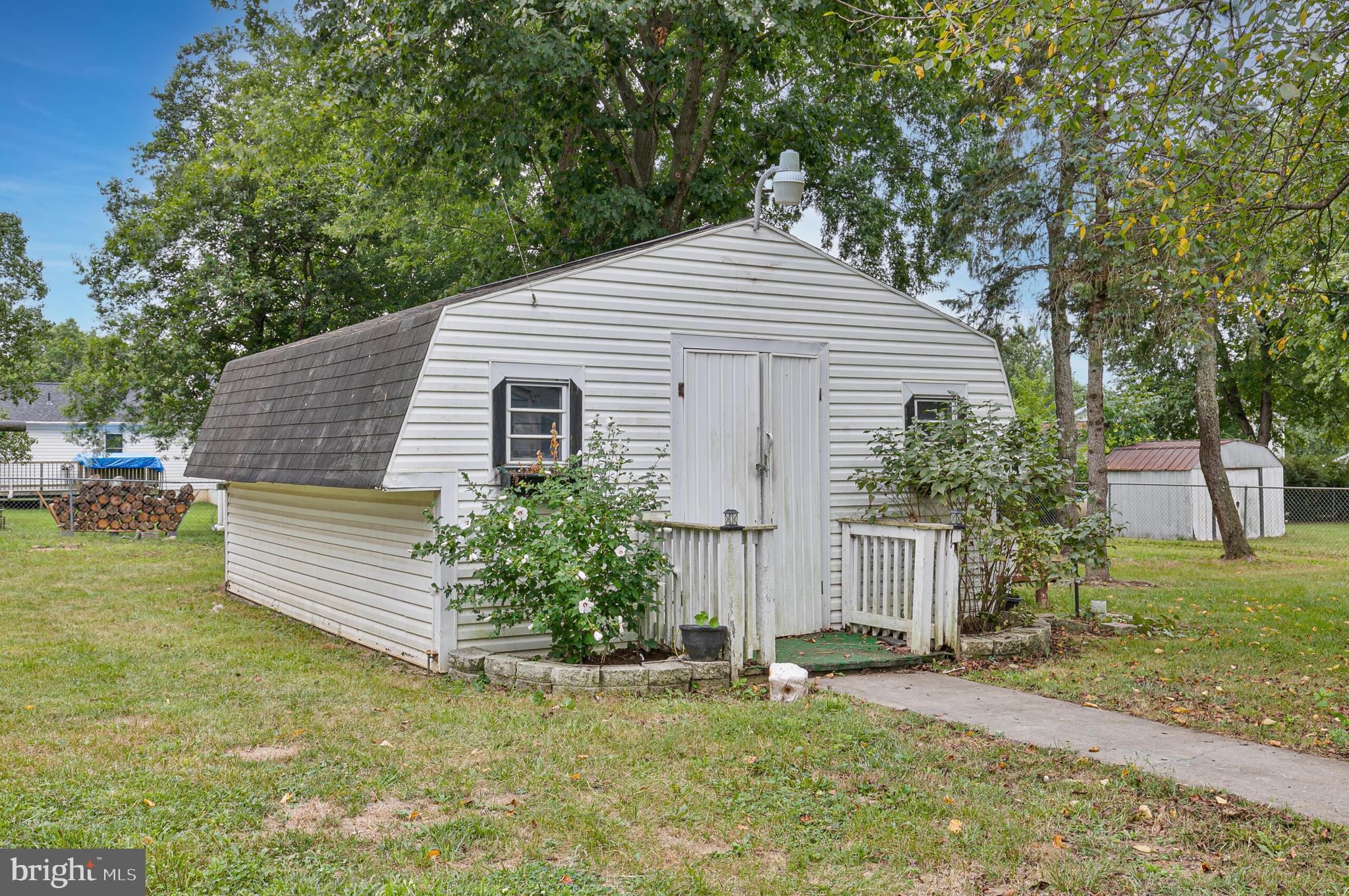 238 HACKBERRY DRIVE