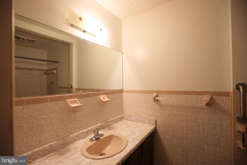 121 HARMON PLACE