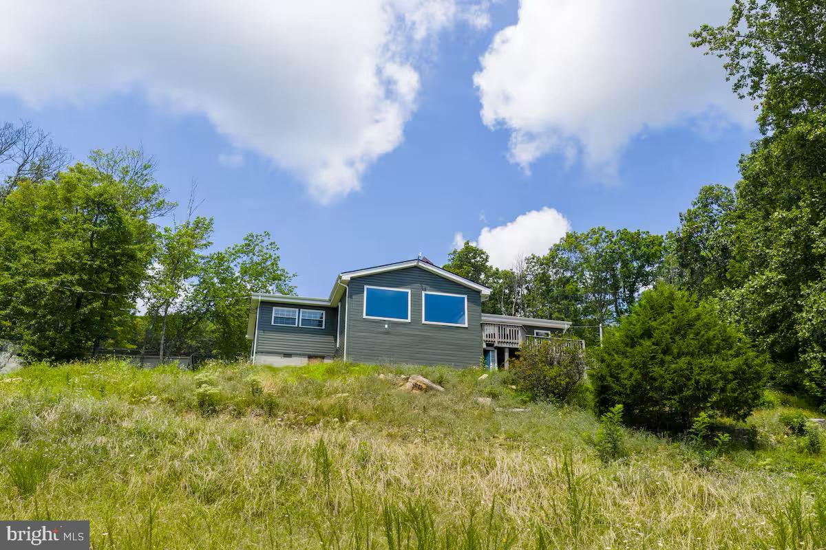307 FOX RUN LANE