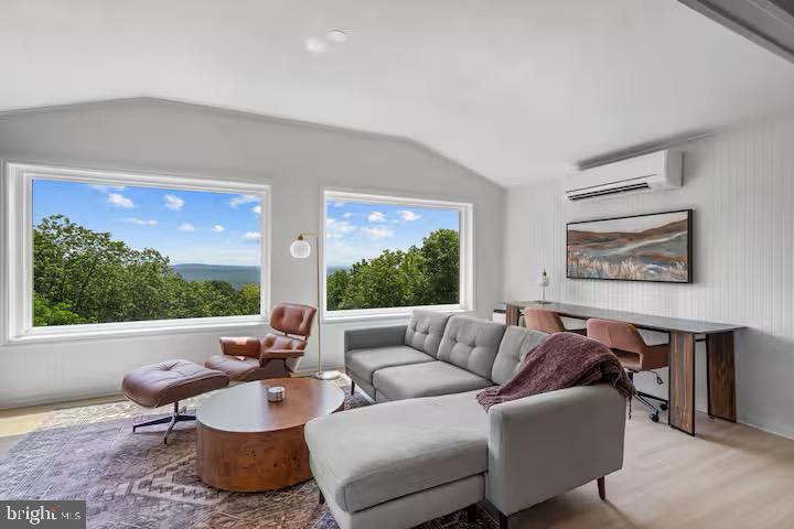 307 FOX RUN LANE