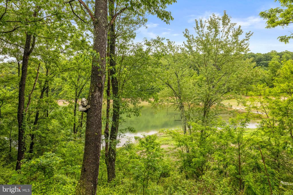121 CHEROKEE TRAIL