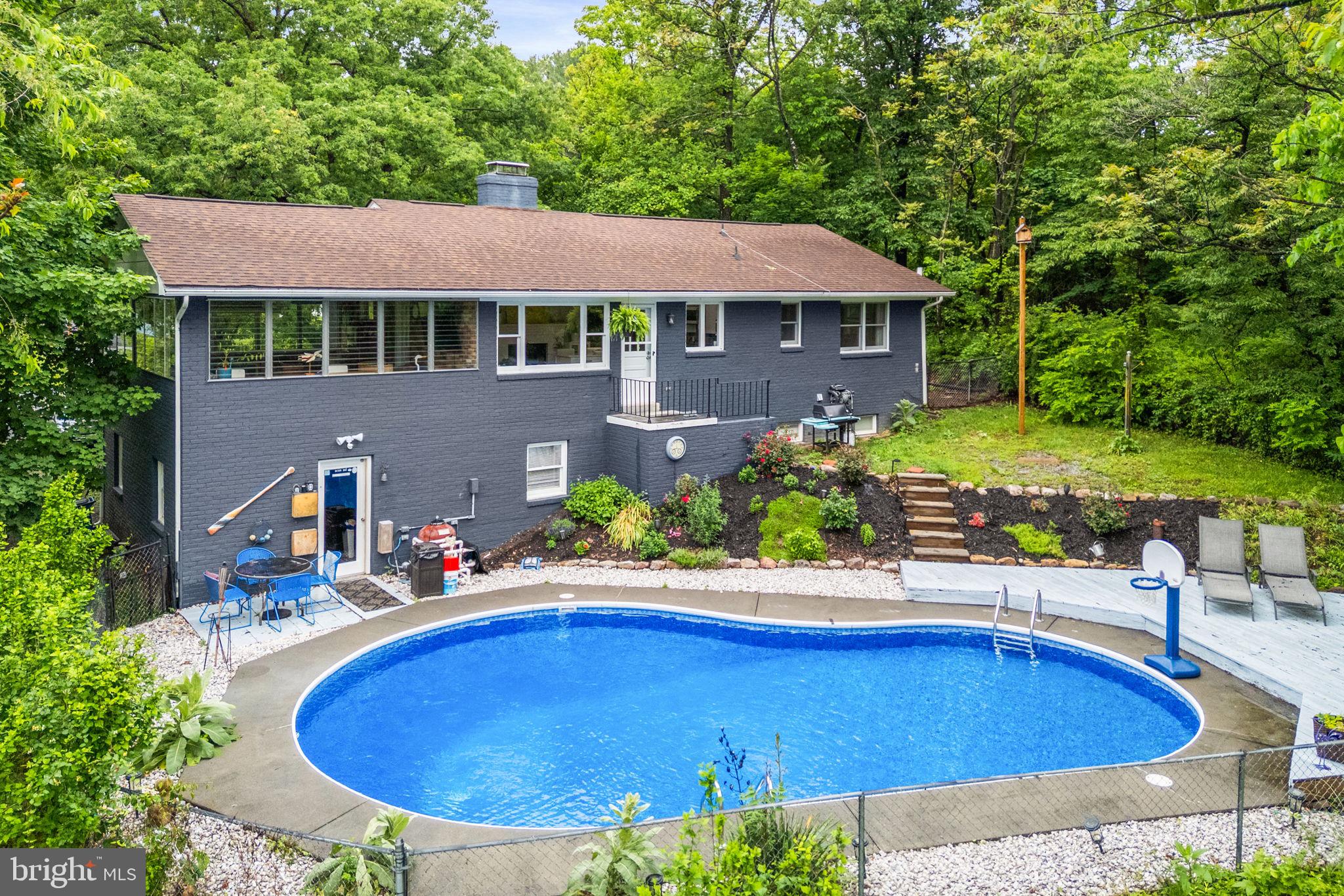 121 CHEROKEE TRAIL