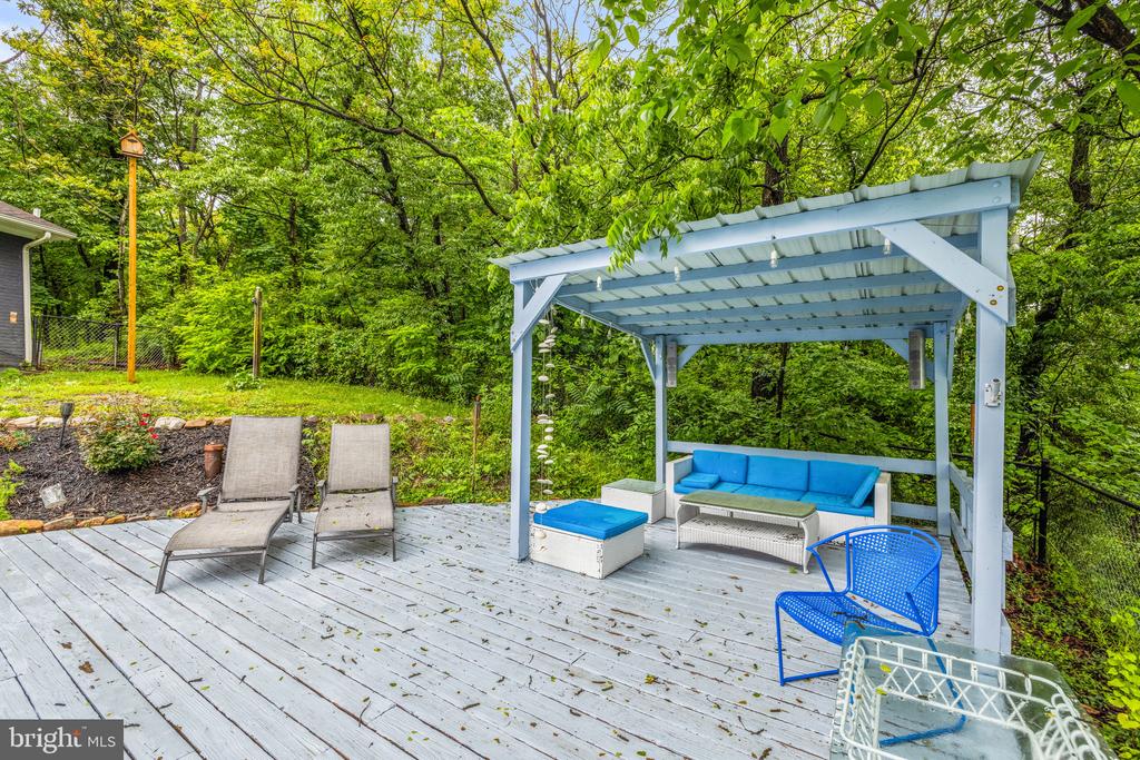121 CHEROKEE TRAIL