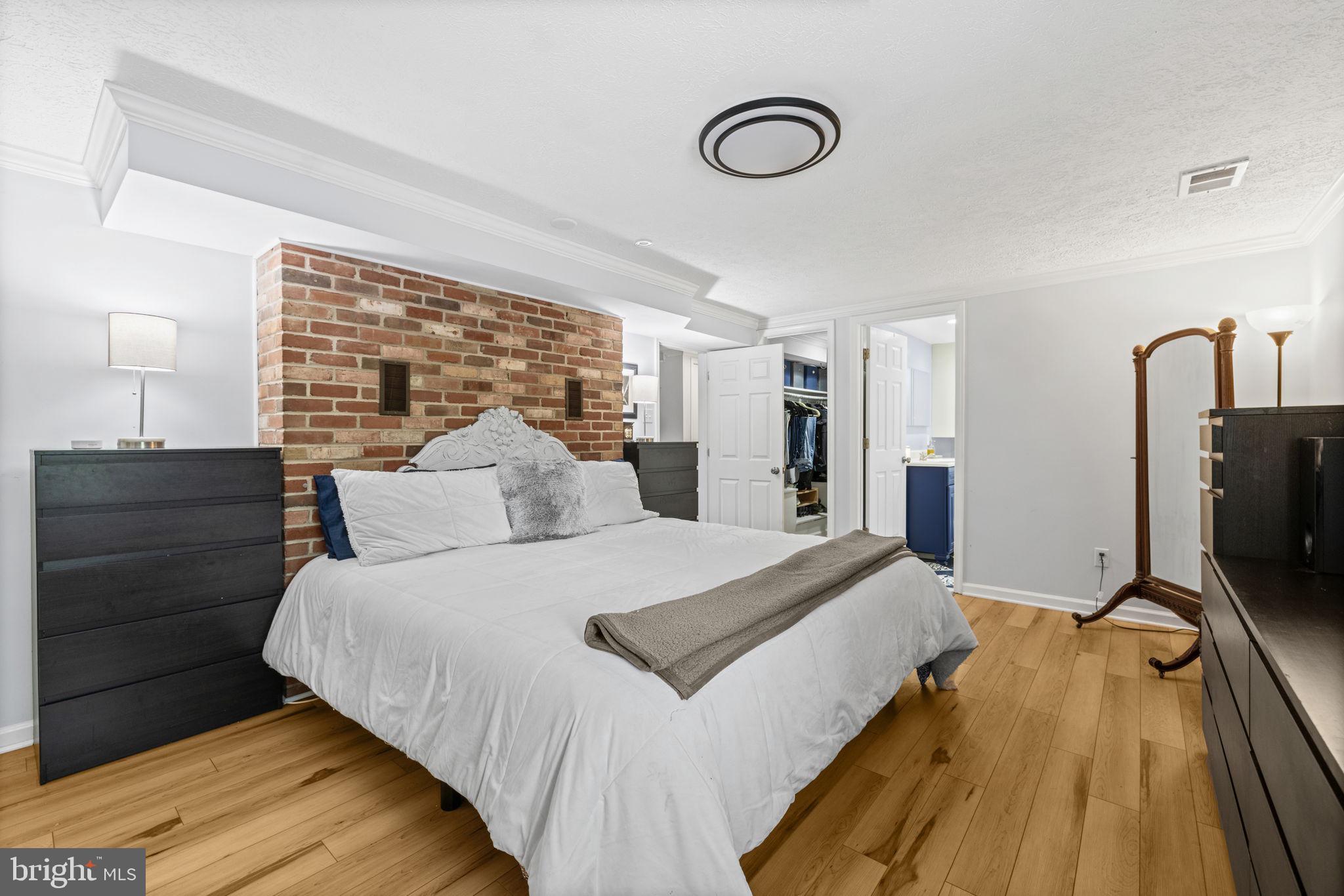 121 CHEROKEE TRAIL