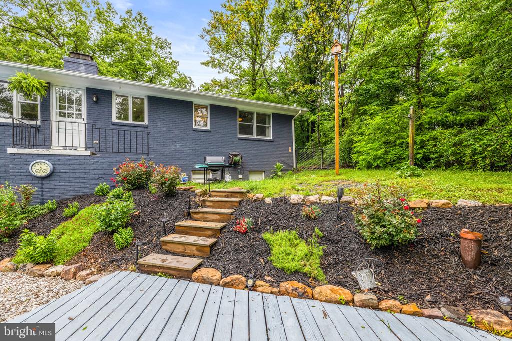 121 CHEROKEE TRAIL