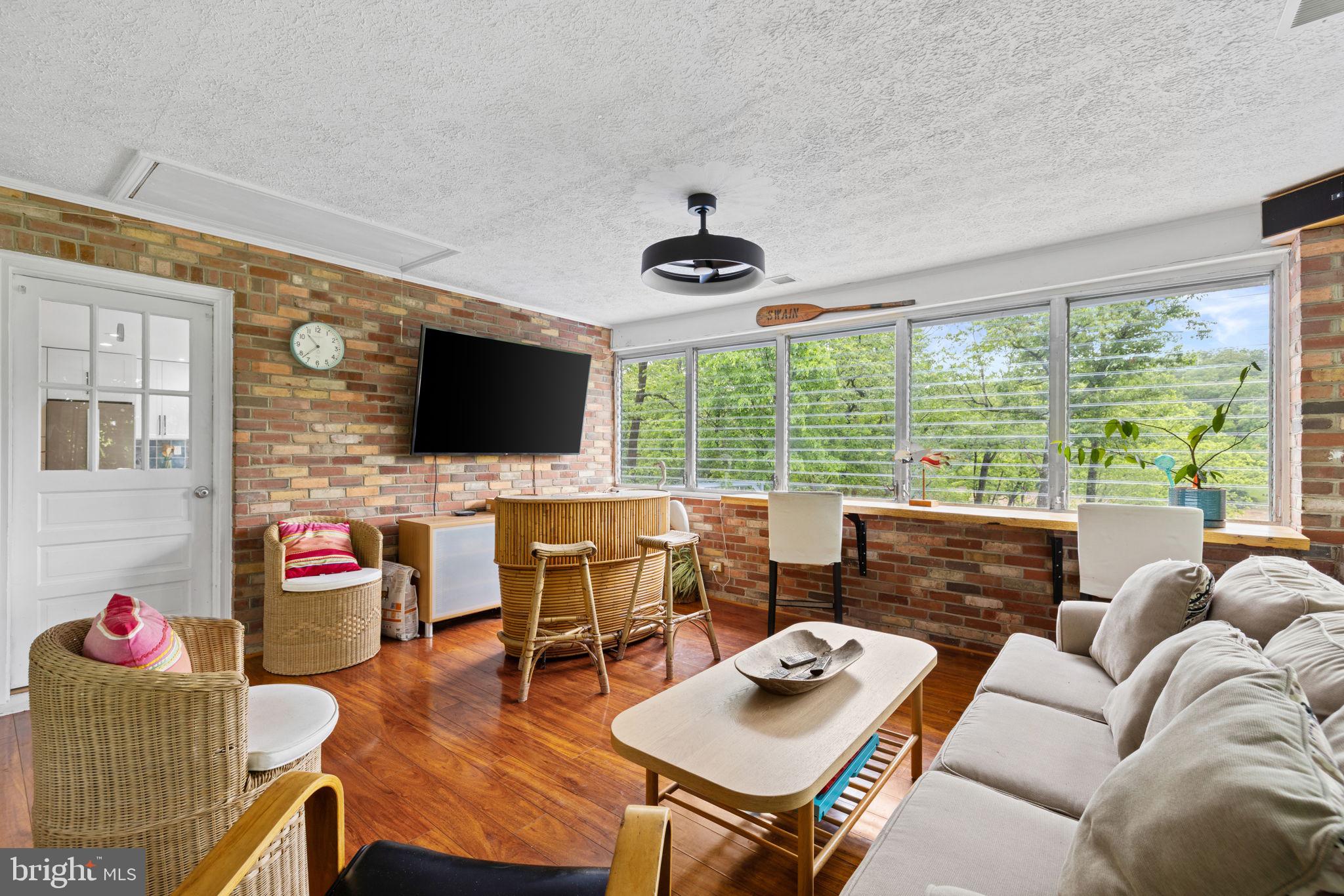 121 CHEROKEE TRAIL