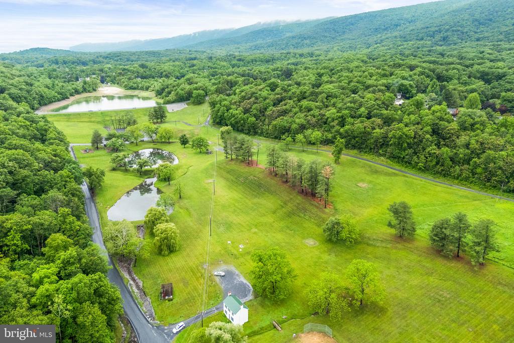 121 CHEROKEE TRAIL
