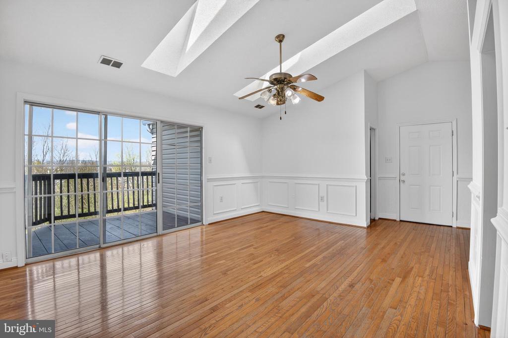102 TIMBERLAKE TERRACE Unit: 11
