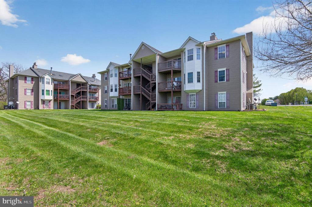 102 TIMBERLAKE TERRACE Unit: 11