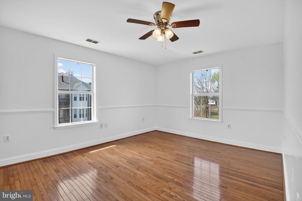 102 TIMBERLAKE TERRACE Unit: 11