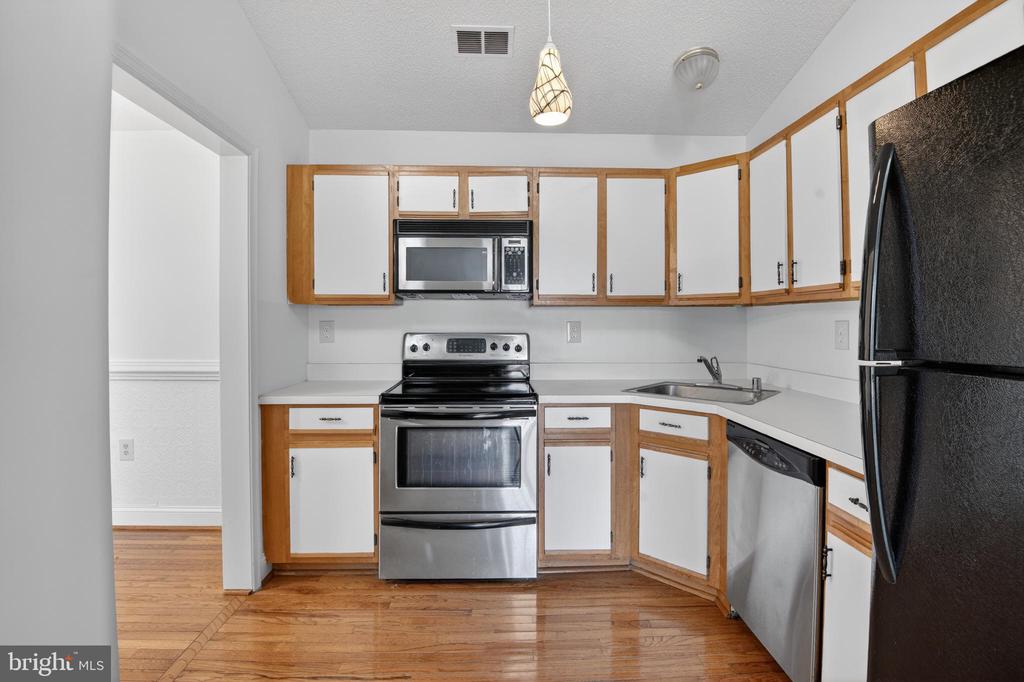 102 TIMBERLAKE TERRACE Unit: 11