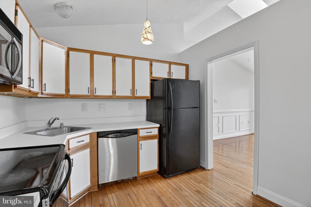 102 TIMBERLAKE TERRACE Unit: 11