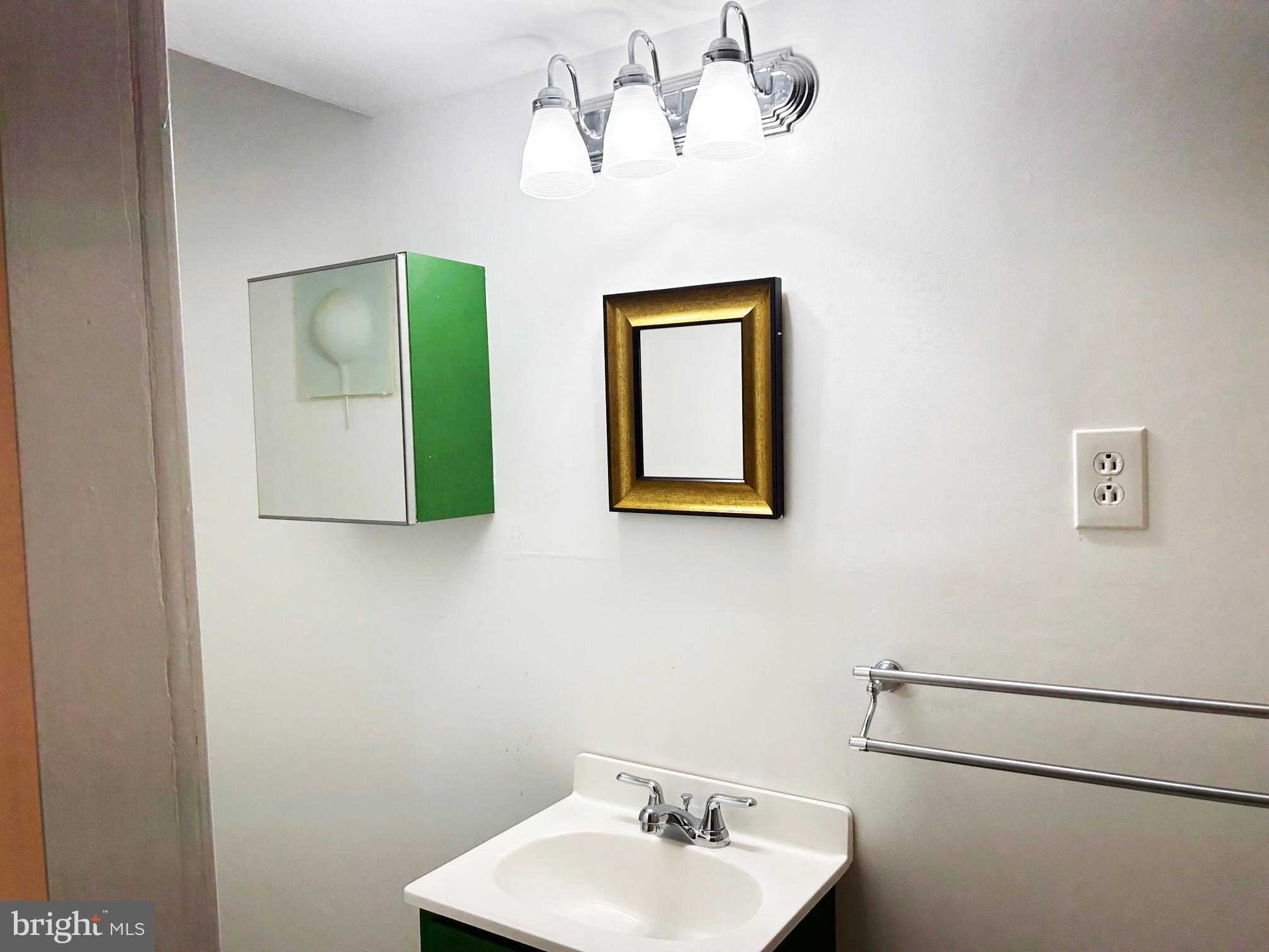 5701 EVERGREEN KNOLL COURT