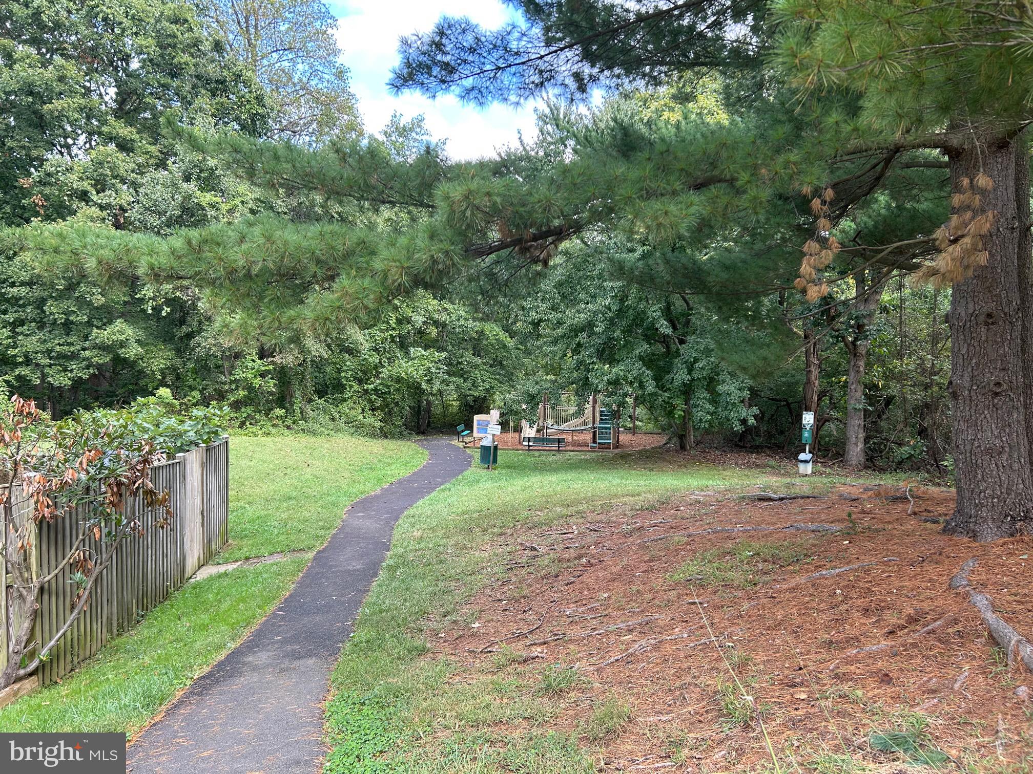 5701 EVERGREEN KNOLL COURT