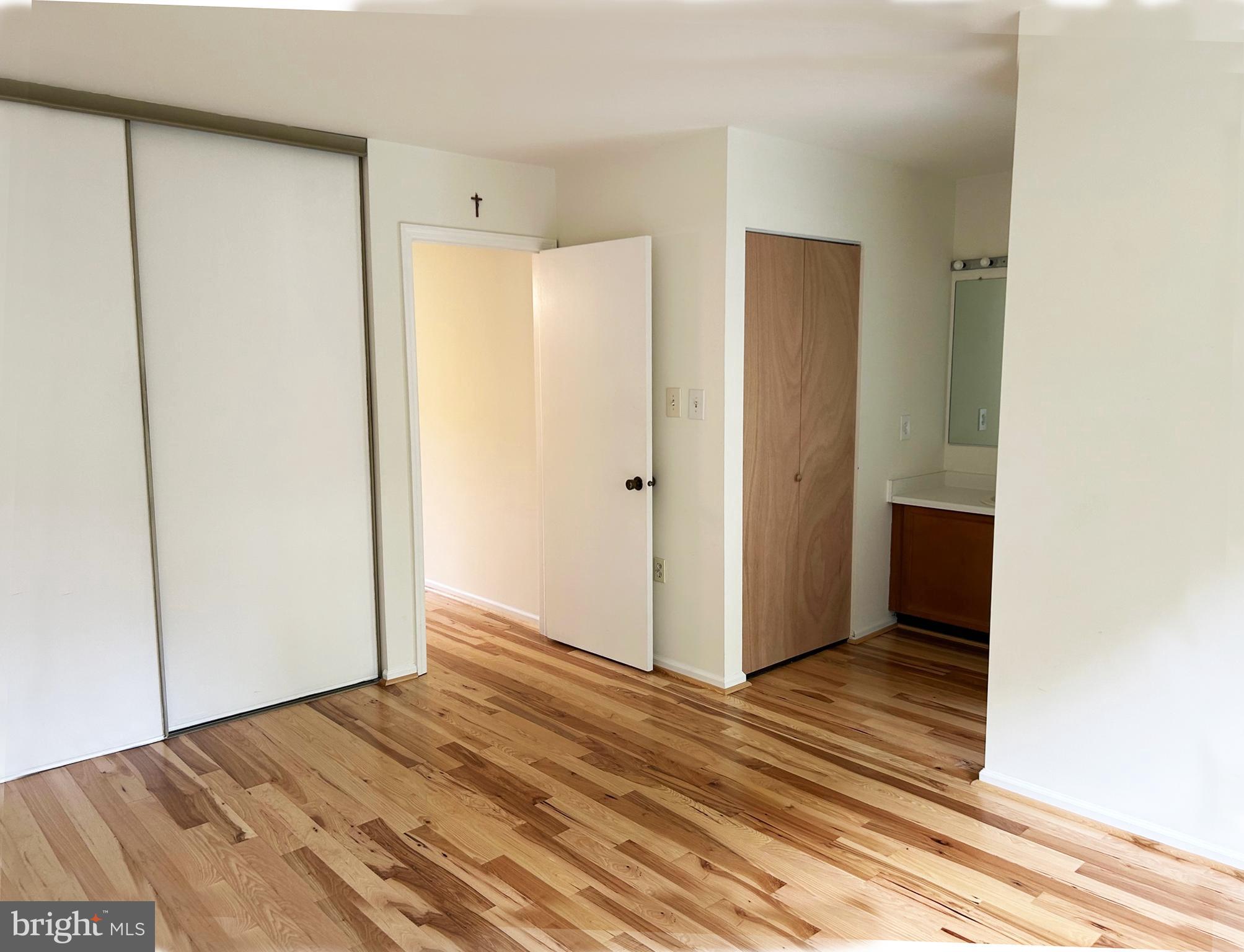 5701 EVERGREEN KNOLL COURT