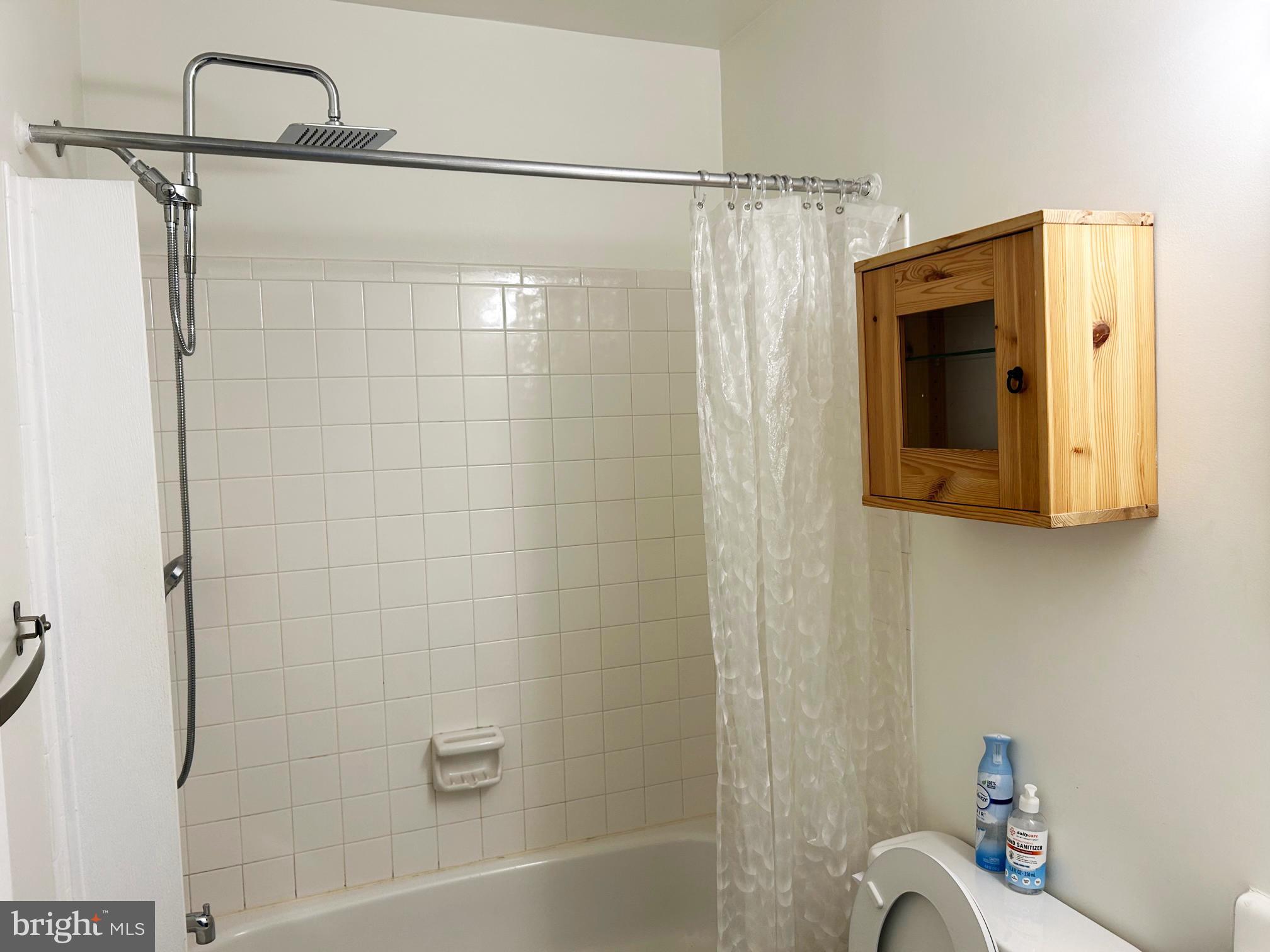 5701 EVERGREEN KNOLL COURT