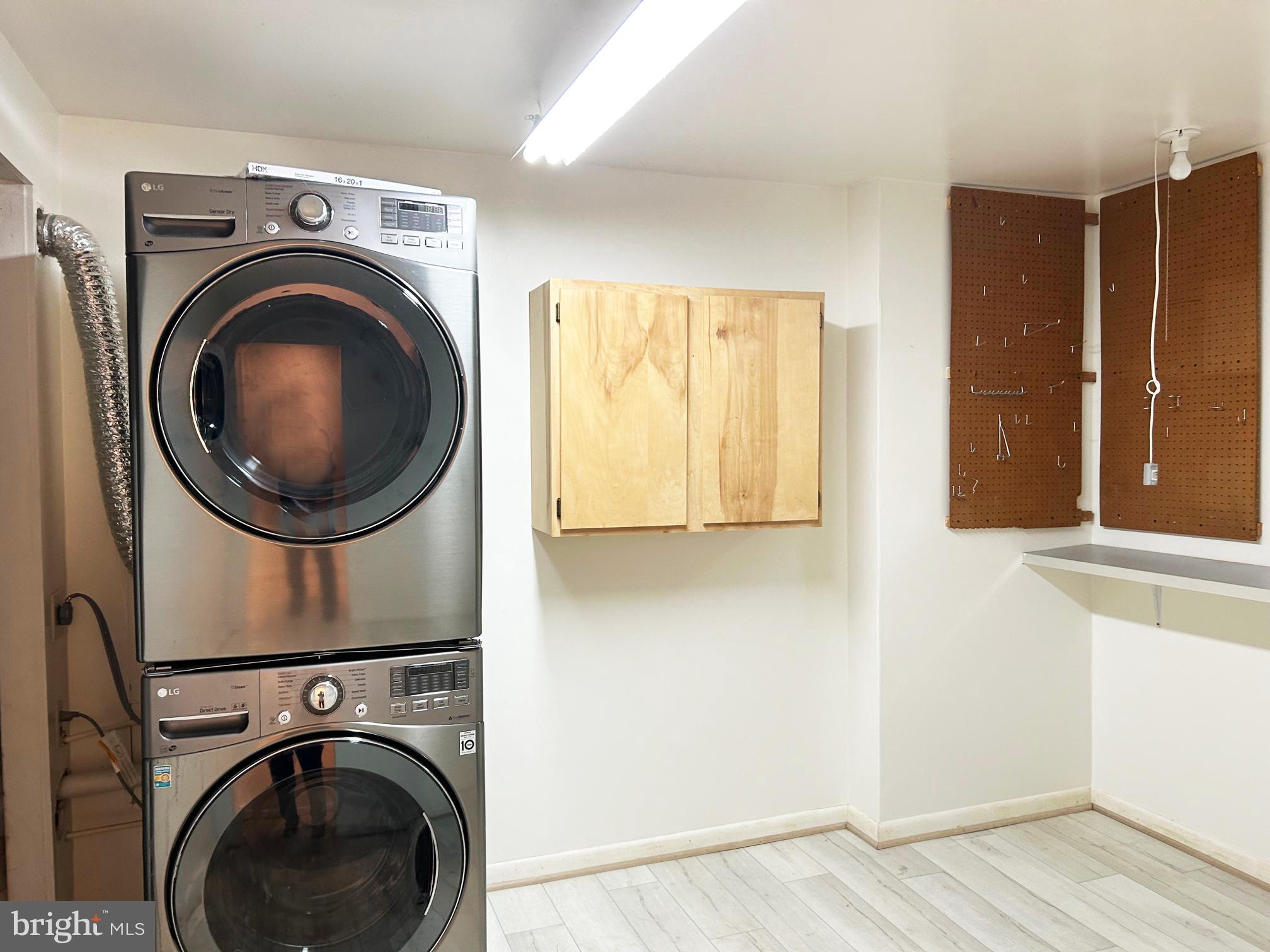 5701 EVERGREEN KNOLL COURT