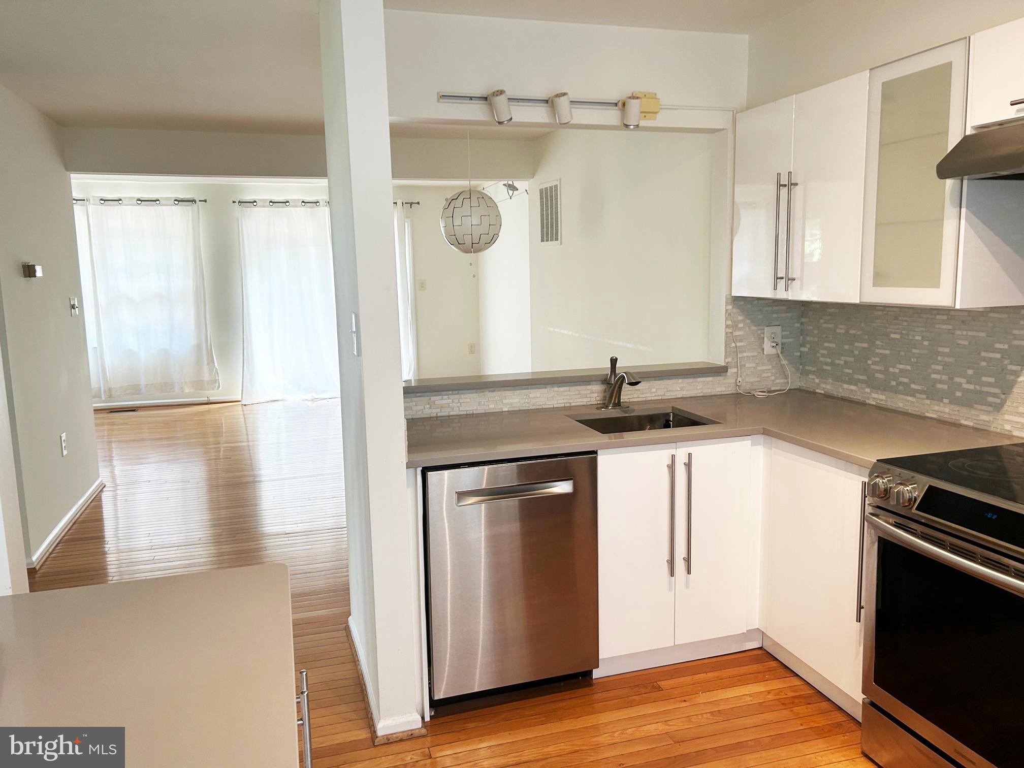 5701 EVERGREEN KNOLL COURT