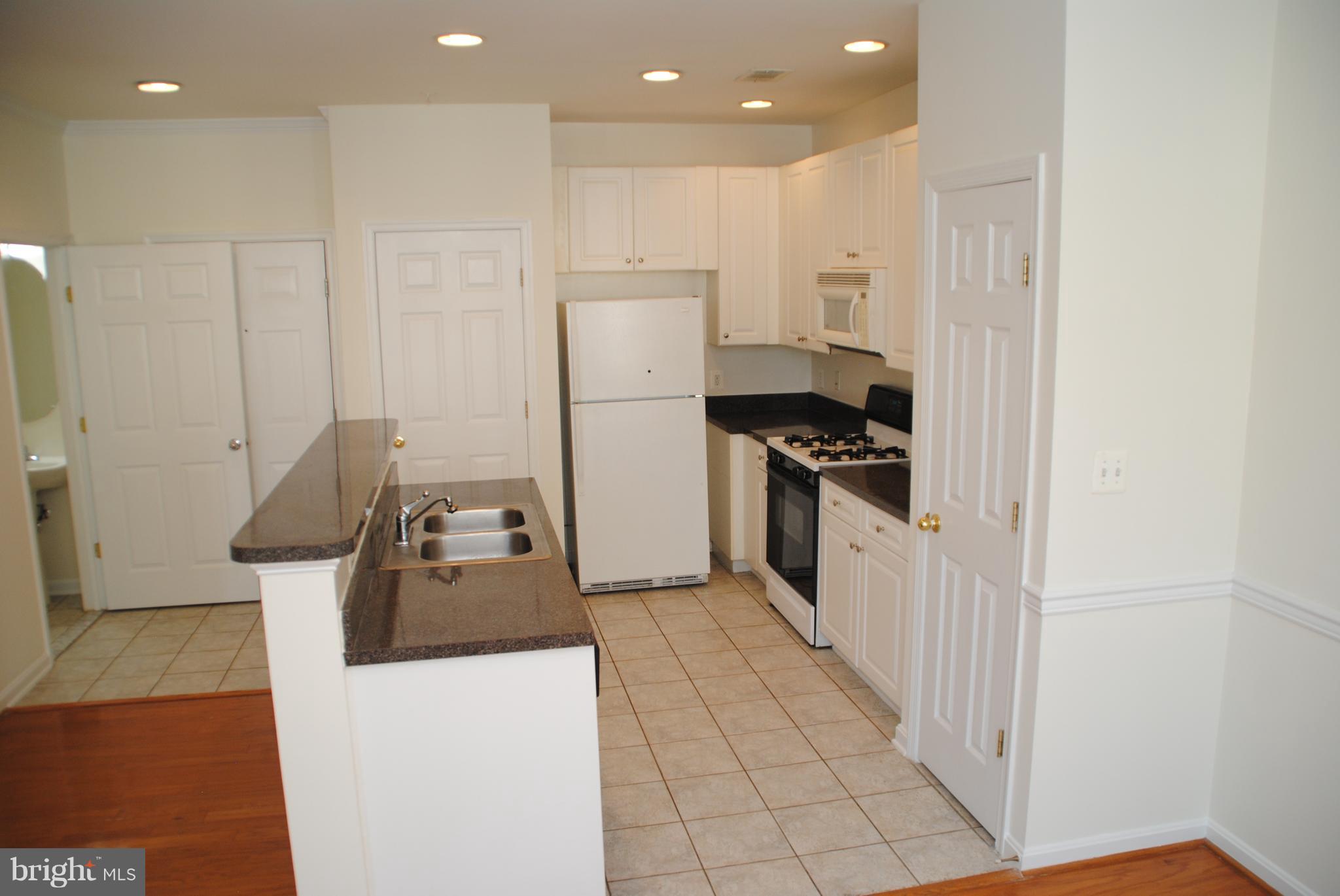 2664 MANHATTAN PLACE 304