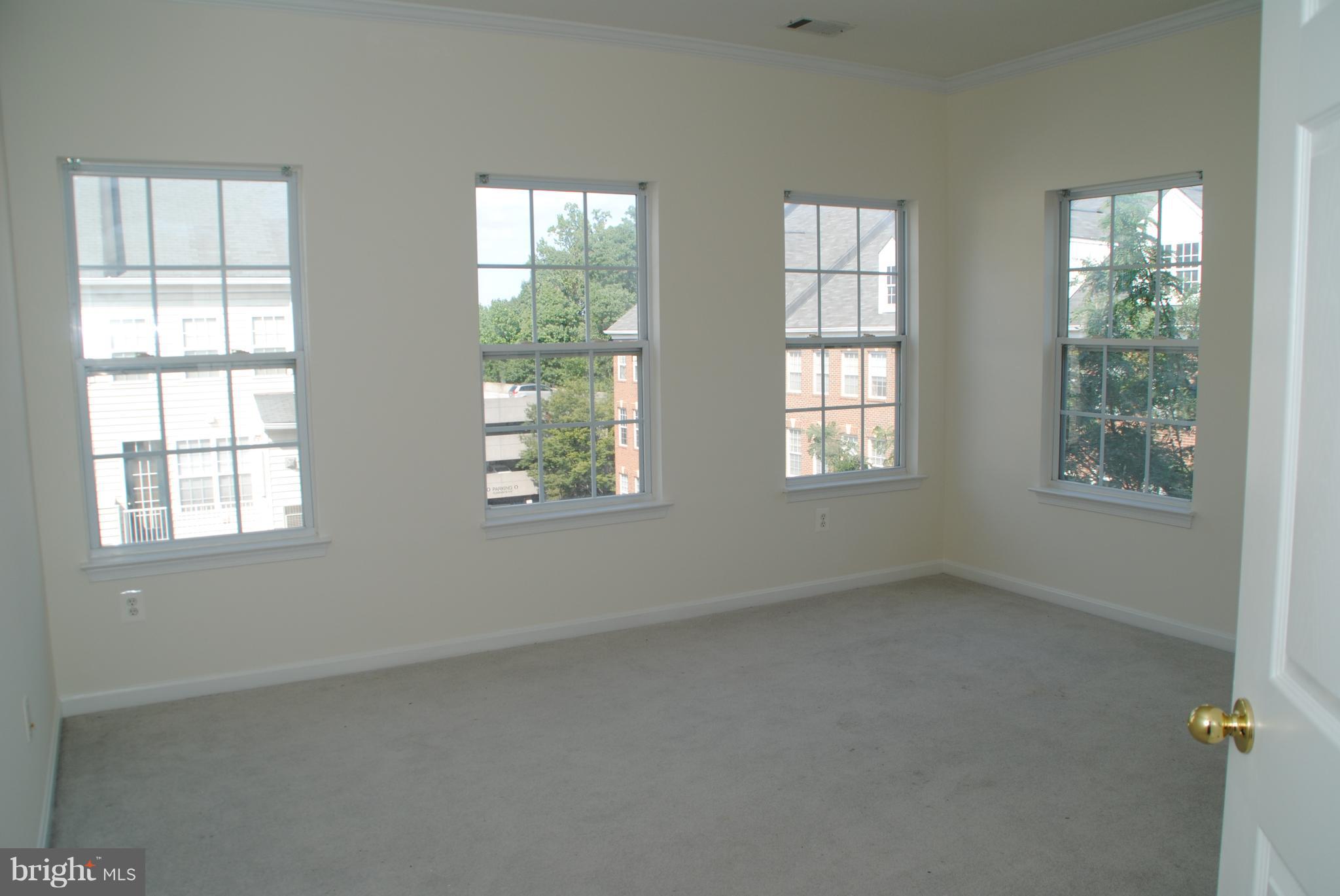 2664 MANHATTAN PLACE 304