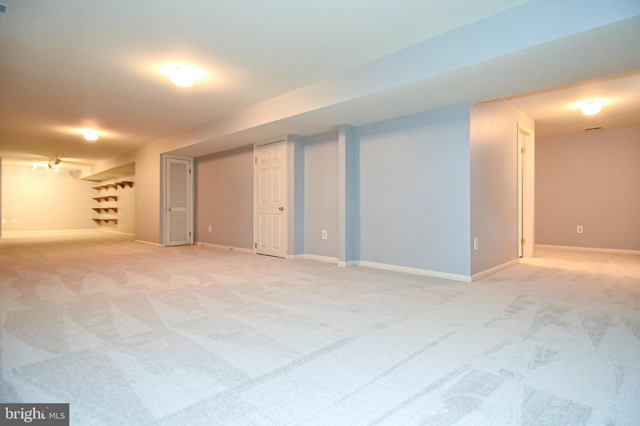 908 BROAD OAKS DRIVE