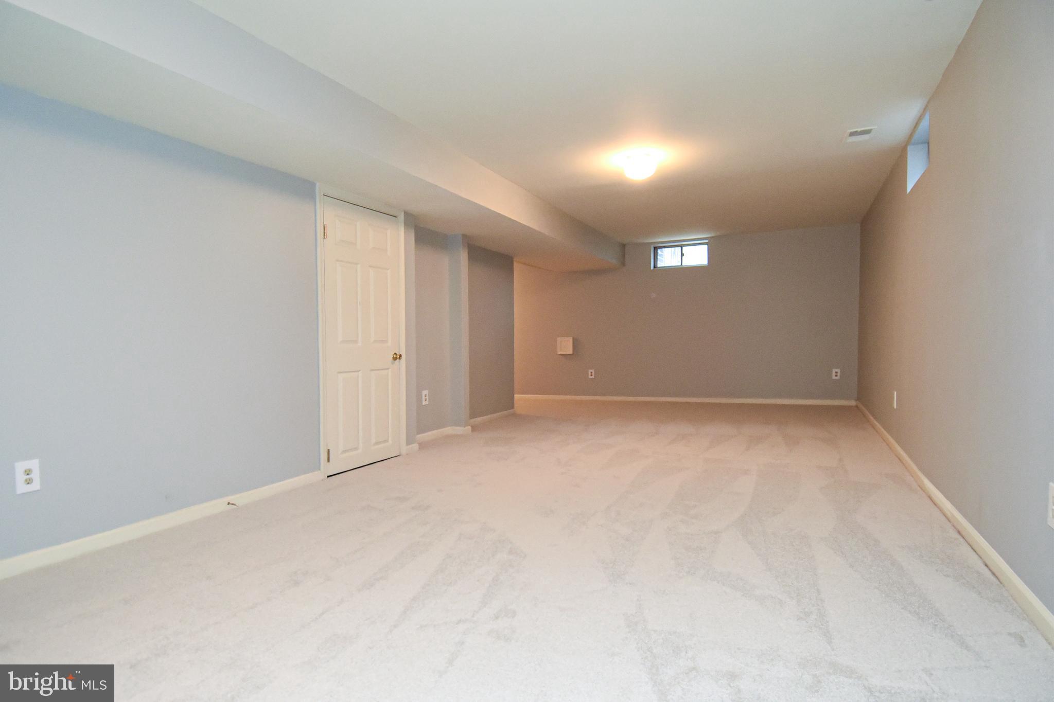 908 BROAD OAKS DRIVE