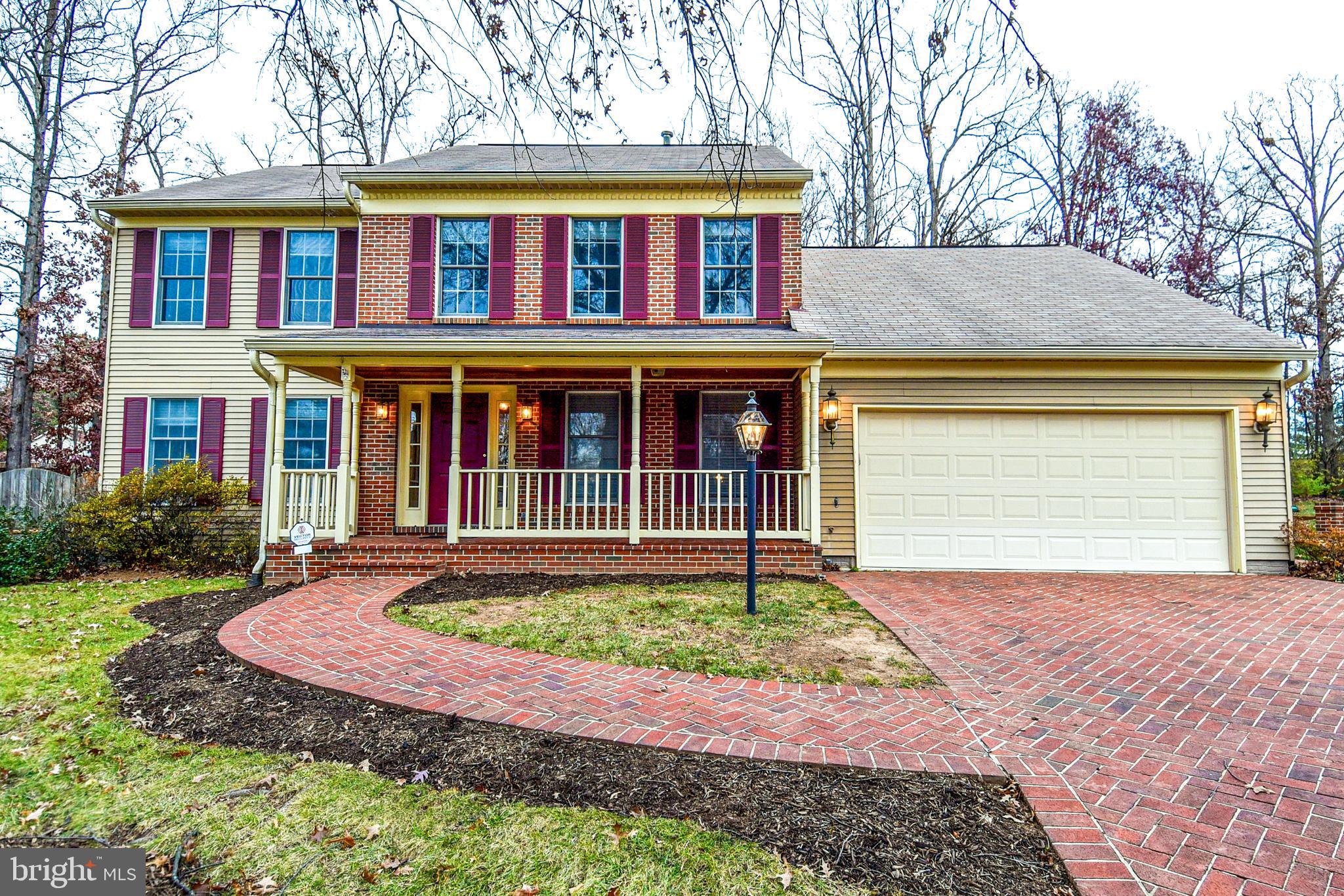 908 BROAD OAKS DRIVE