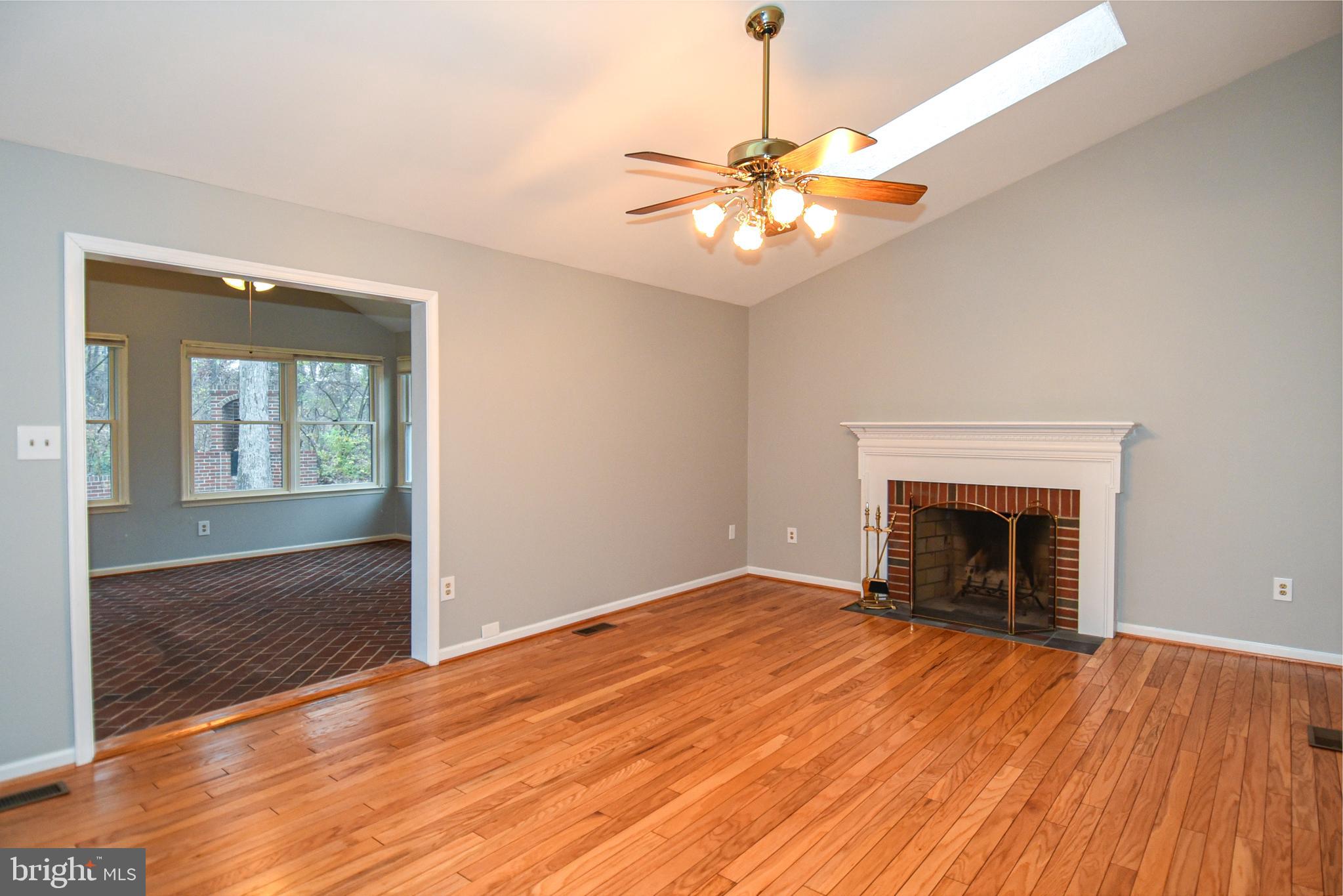 908 BROAD OAKS DRIVE