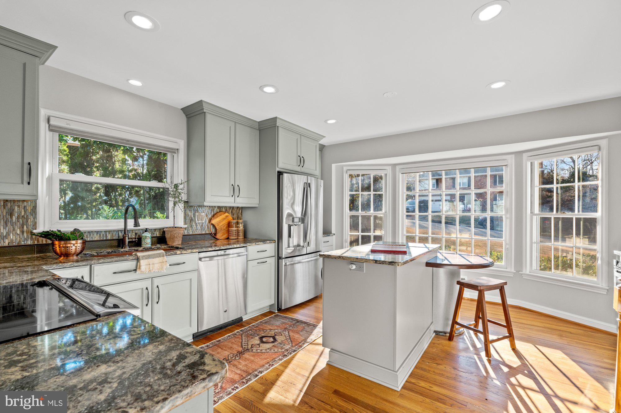 7203 PARK TERRACE DRIVE