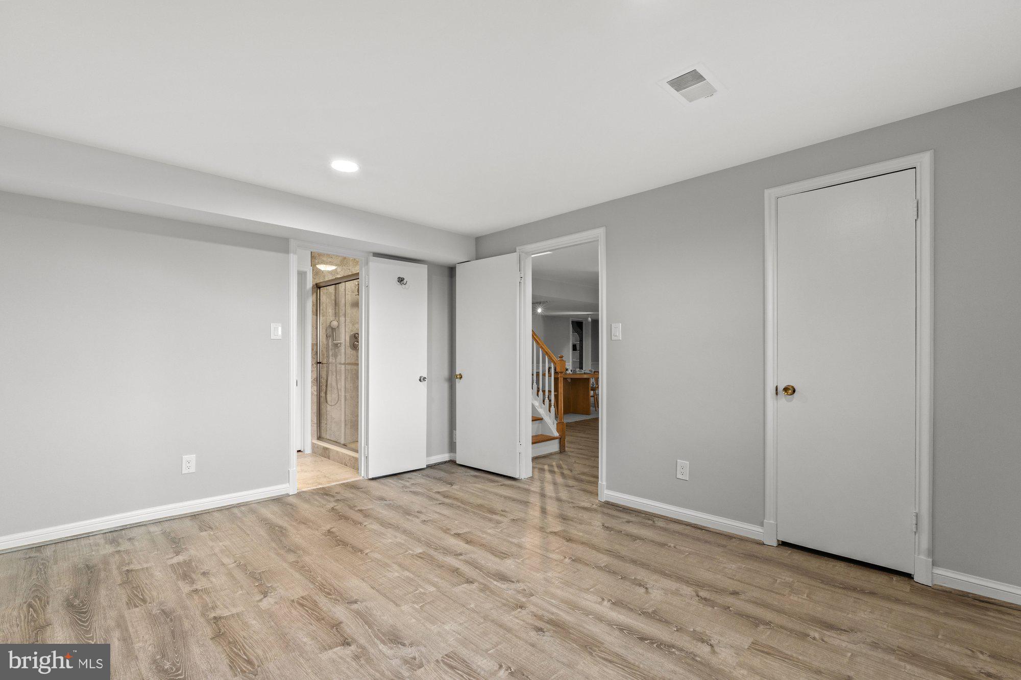 7203 PARK TERRACE DRIVE