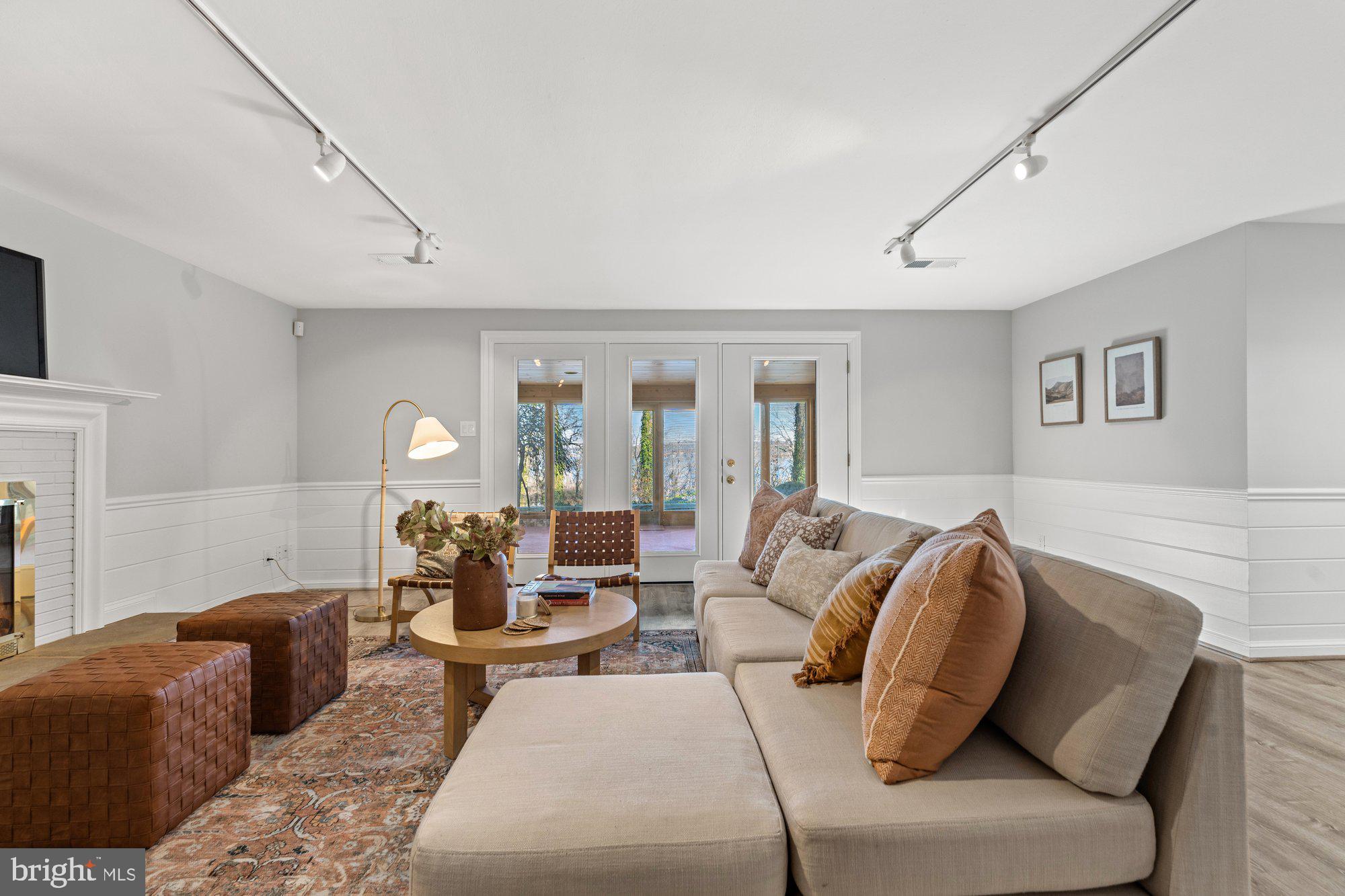 7203 PARK TERRACE DRIVE