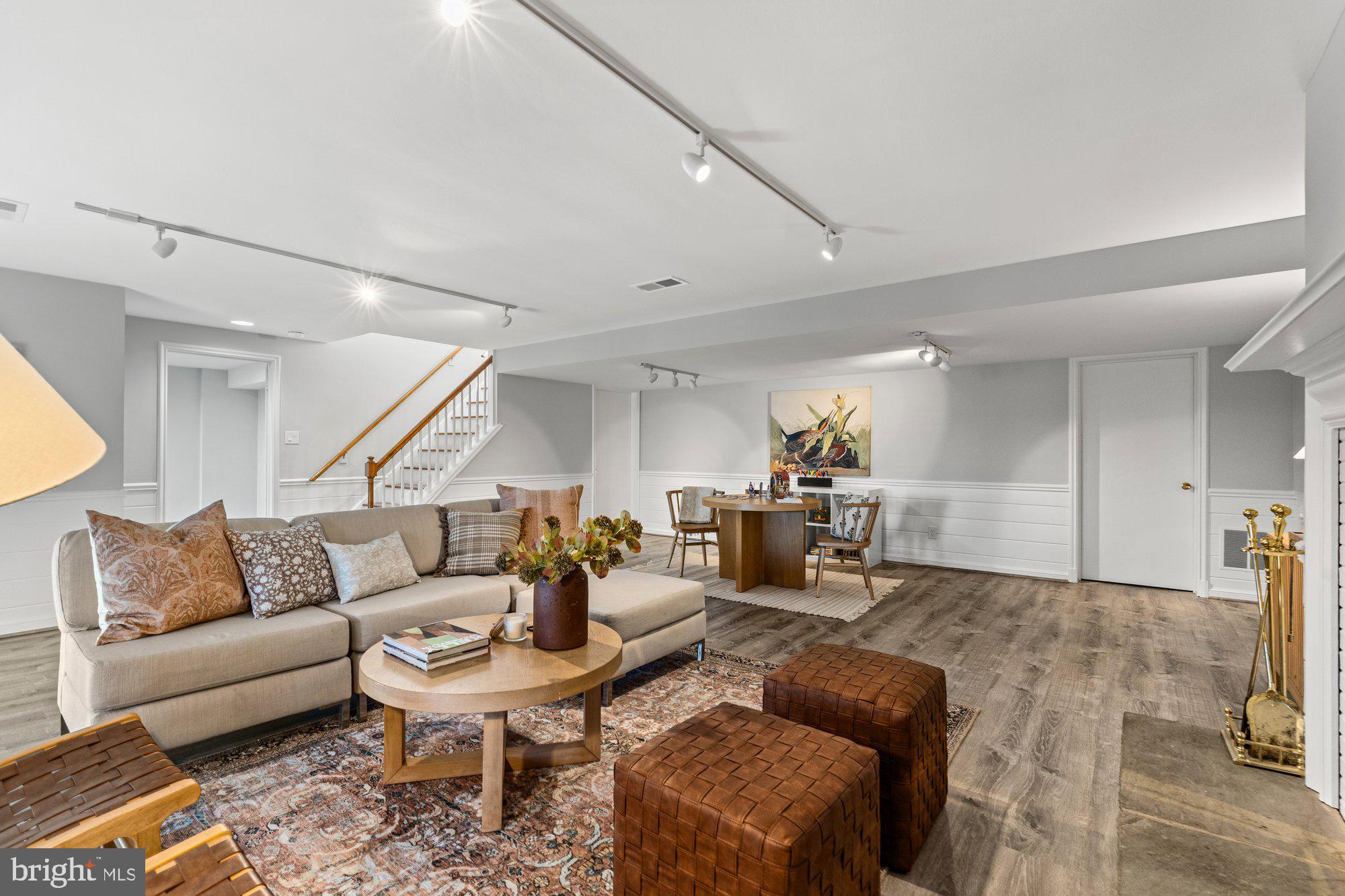 7203 PARK TERRACE DRIVE