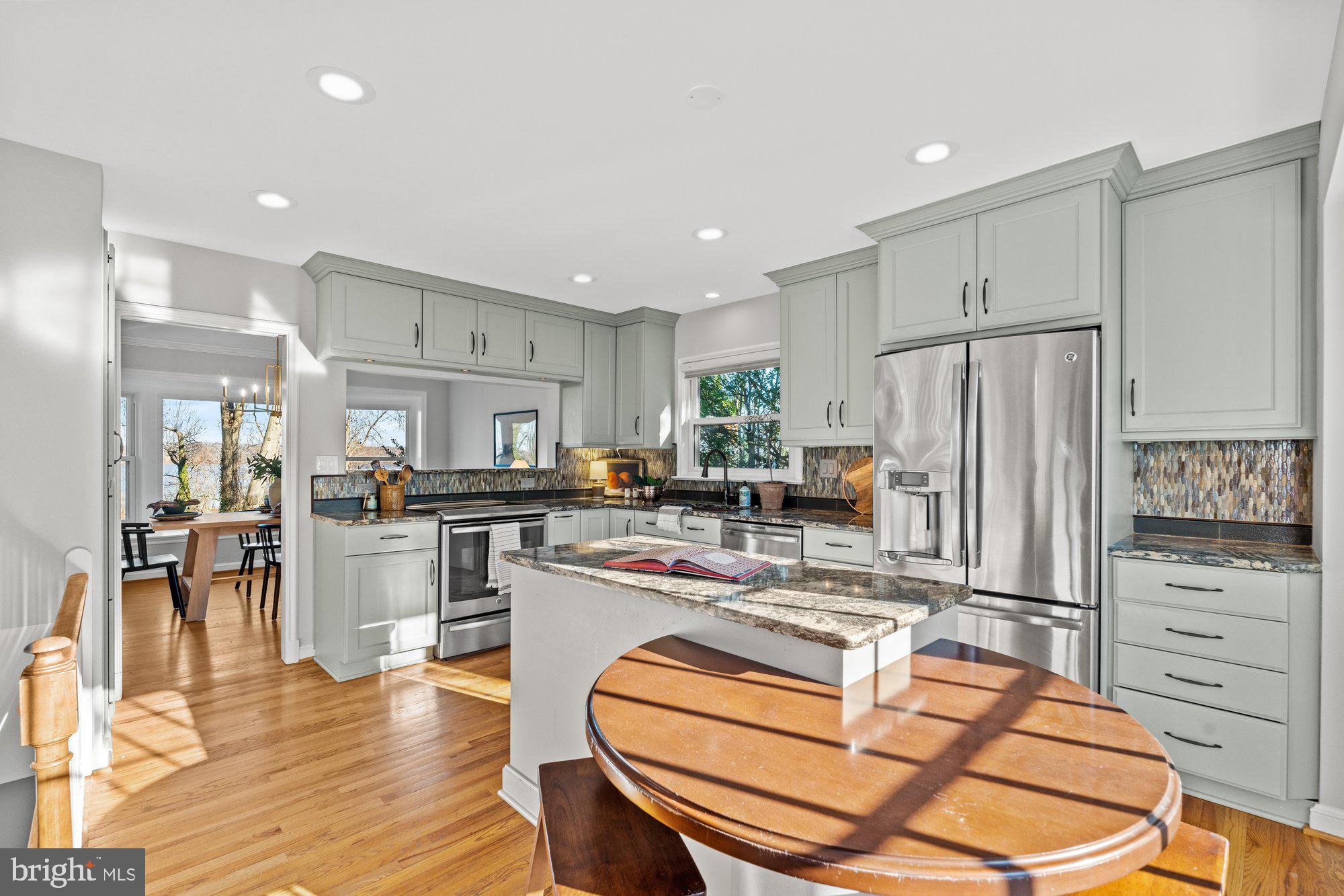 7203 PARK TERRACE DRIVE