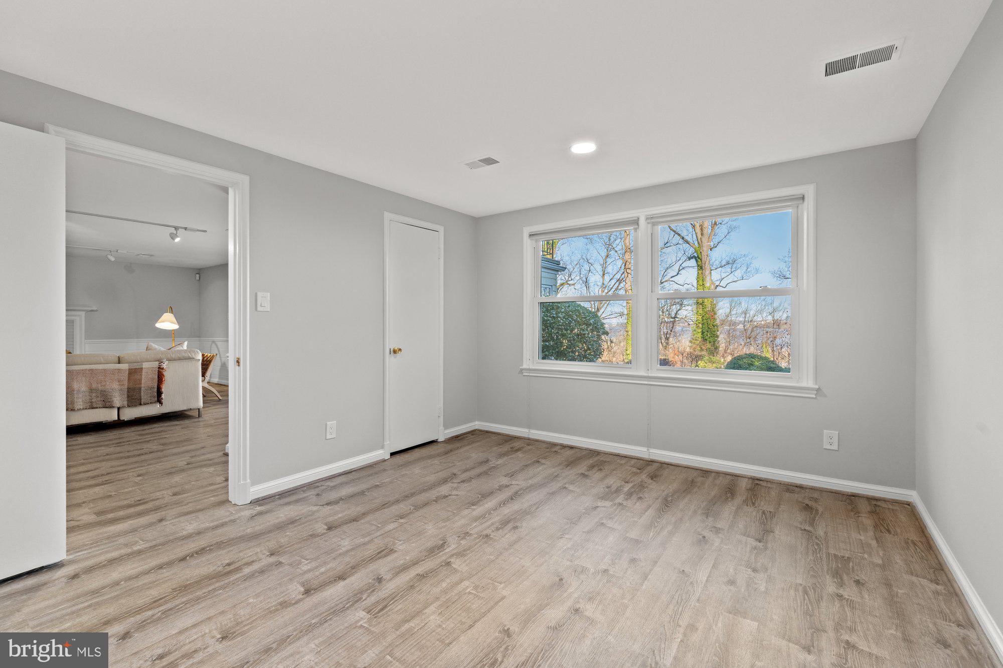 7203 PARK TERRACE DRIVE