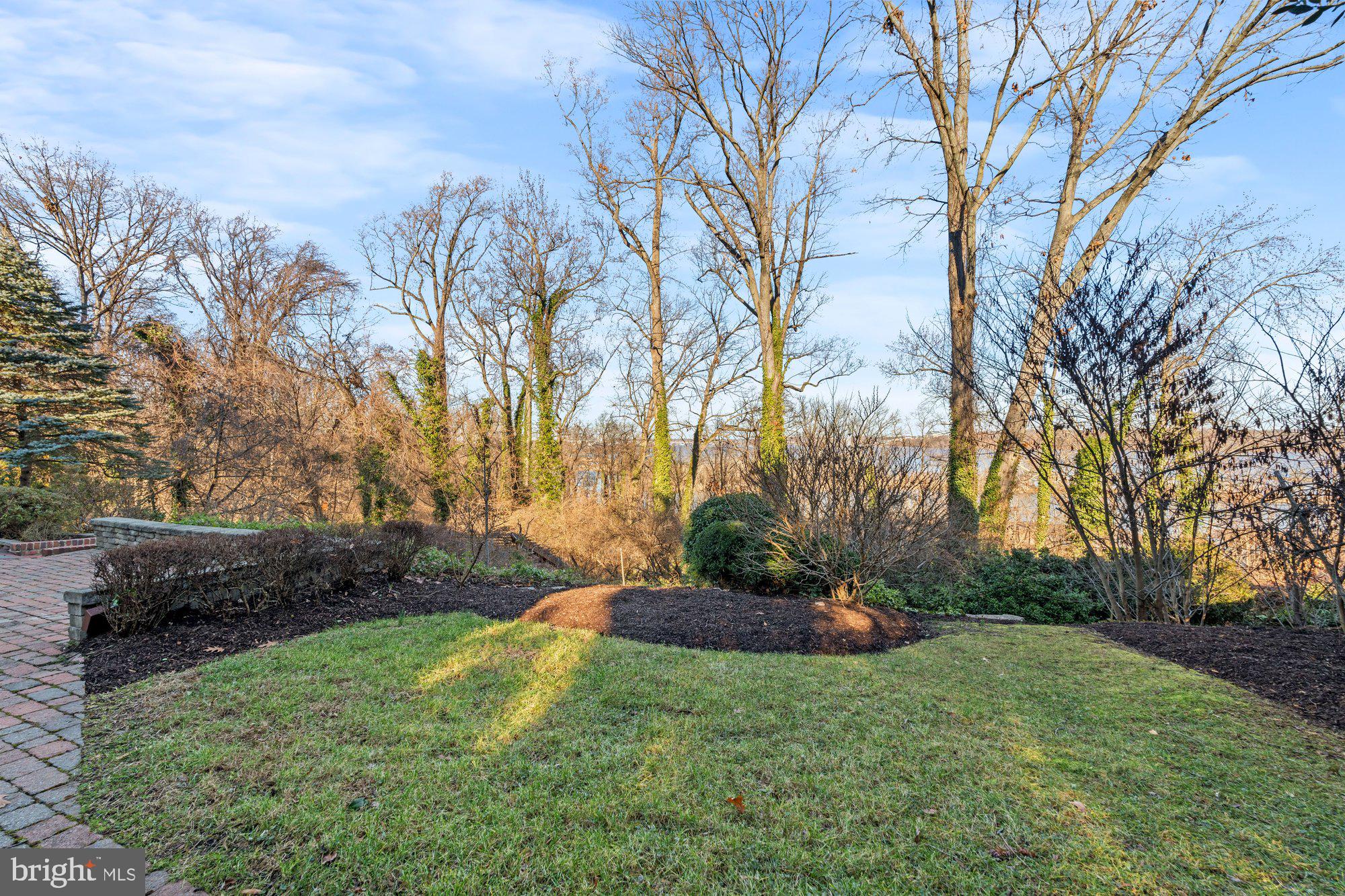 7203 PARK TERRACE DRIVE