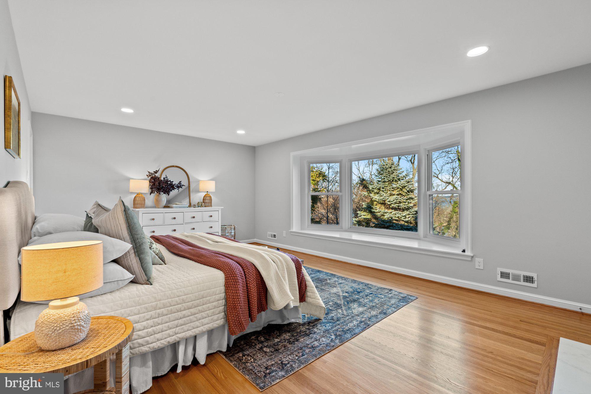 7203 PARK TERRACE DRIVE