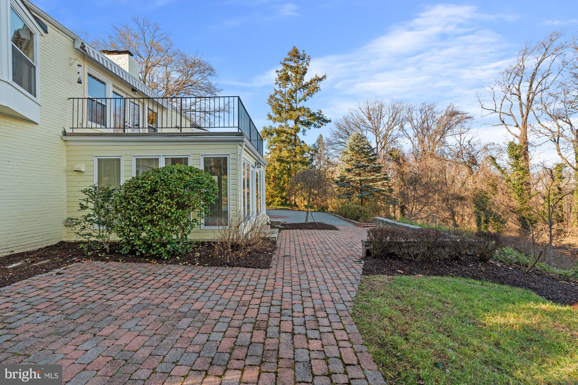 7203 PARK TERRACE DRIVE