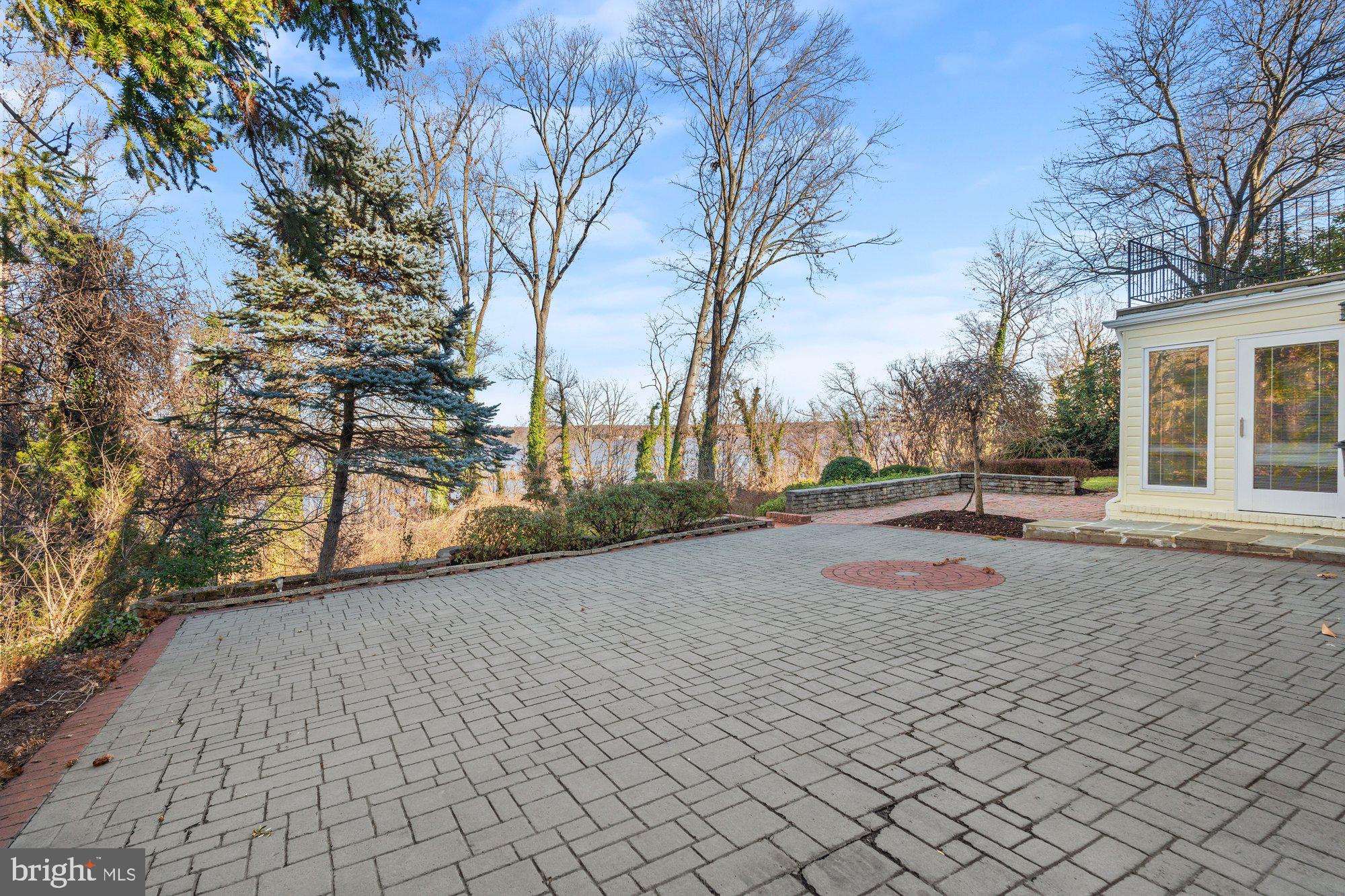 7203 PARK TERRACE DRIVE