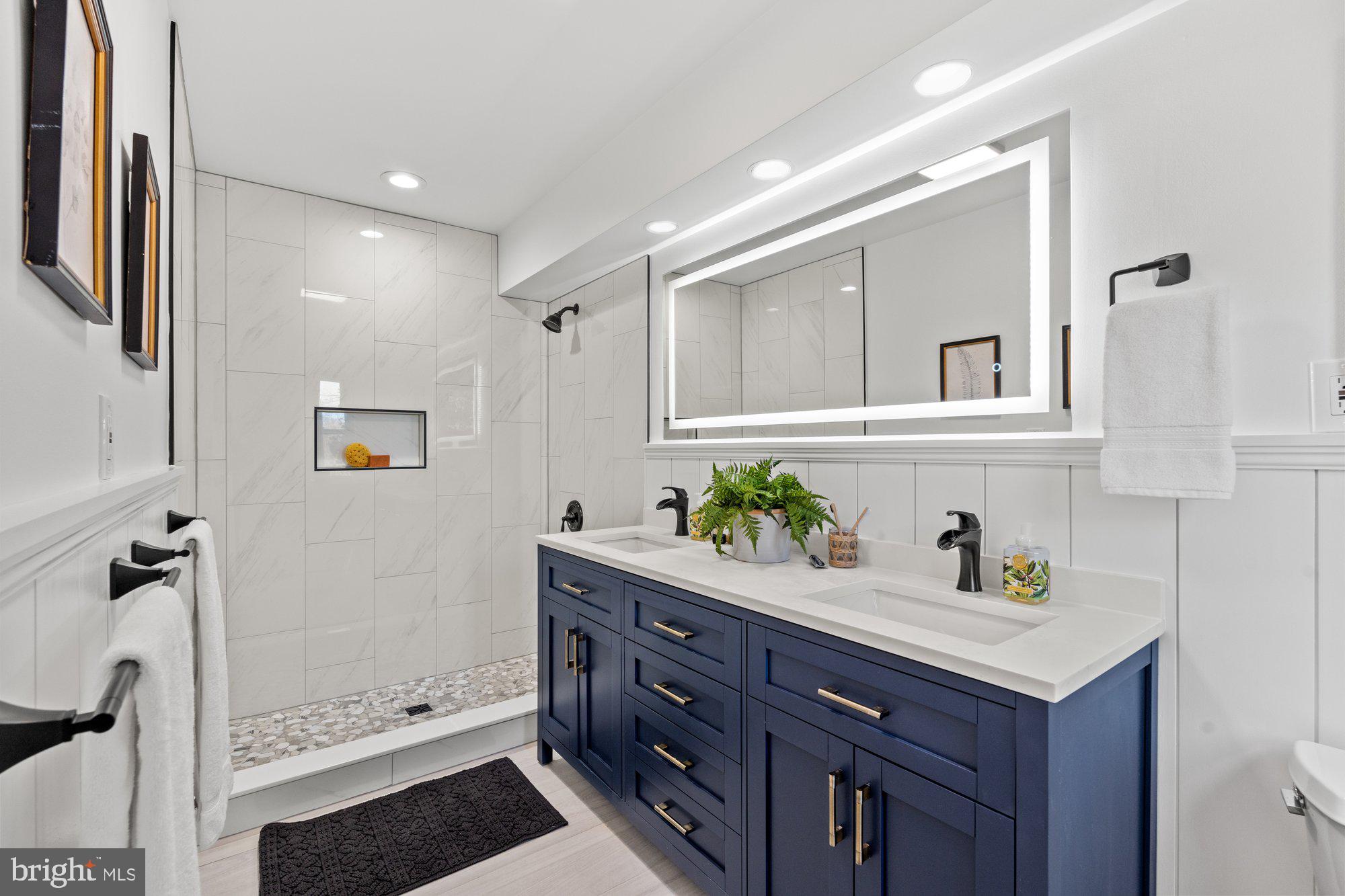 7203 PARK TERRACE DRIVE