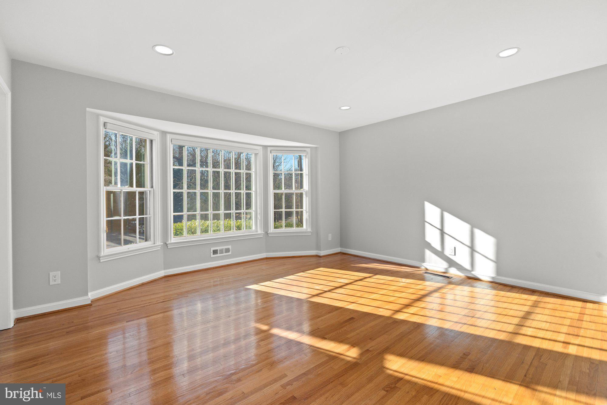 7203 PARK TERRACE DRIVE