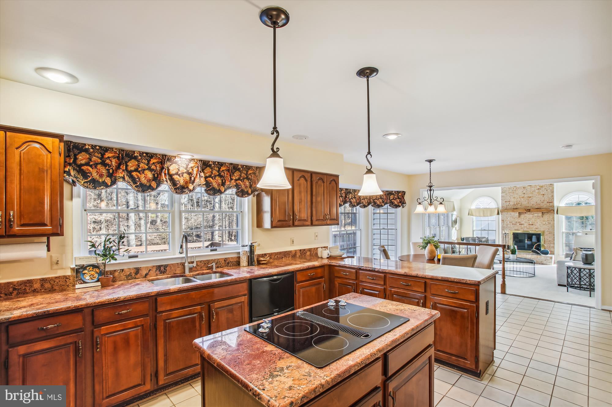 7816 VALLEYFIELD DRIVE
