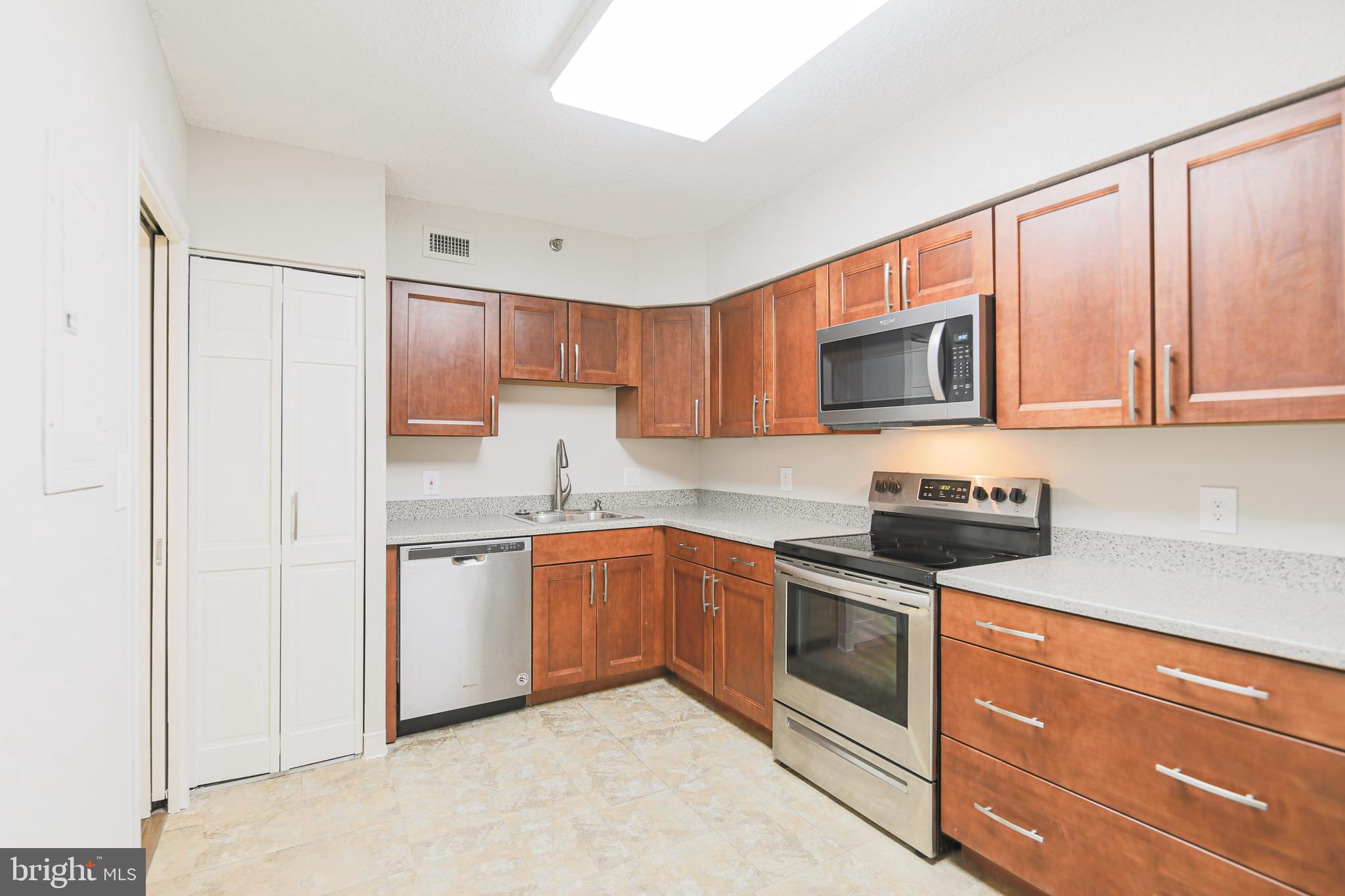5501 SEMINARY ROAD 1914S