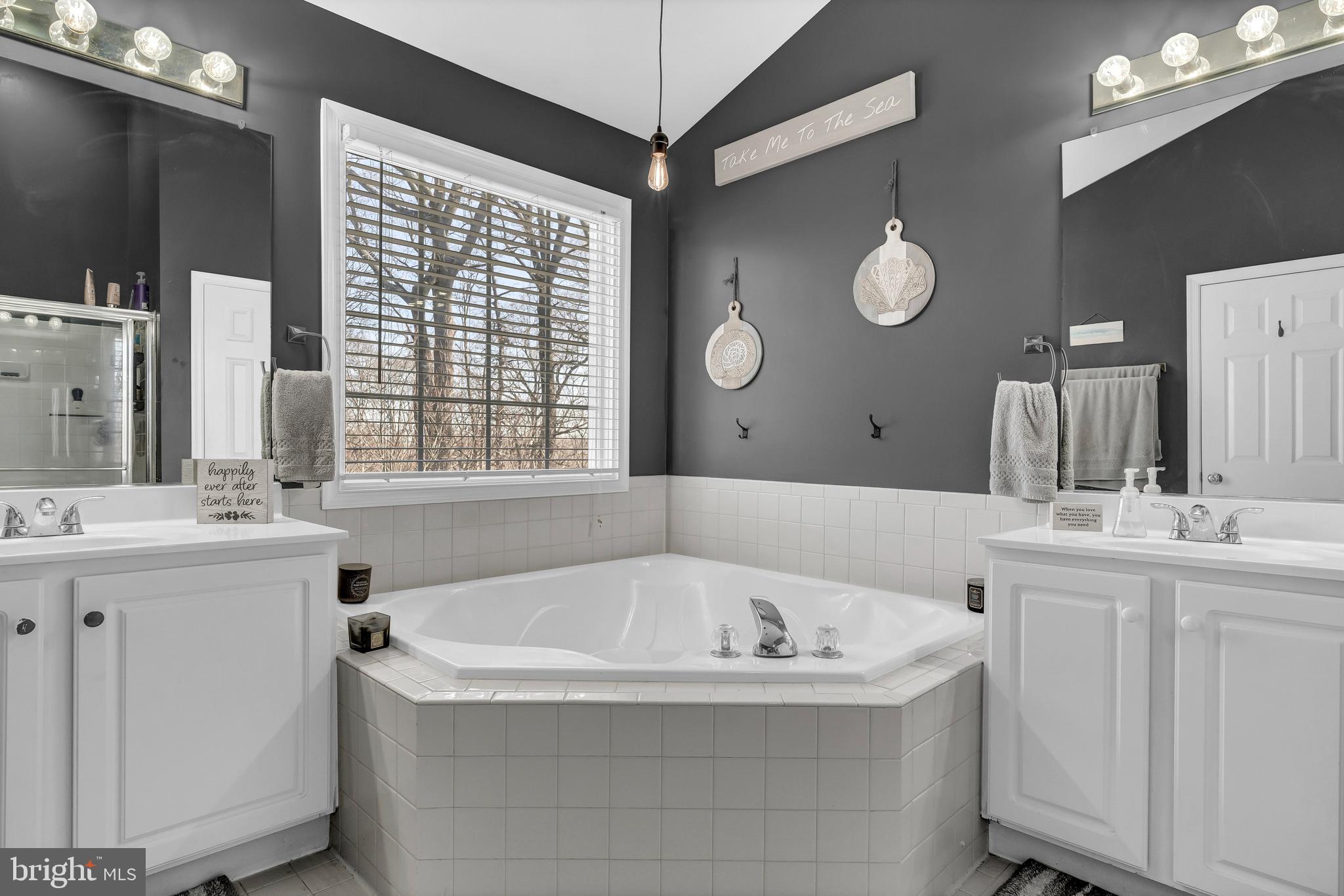 5404 CHIEFTAIN CIRCLE