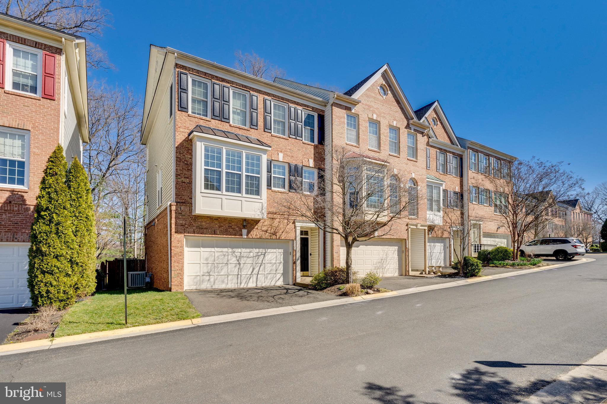 5404 CHIEFTAIN CIRCLE