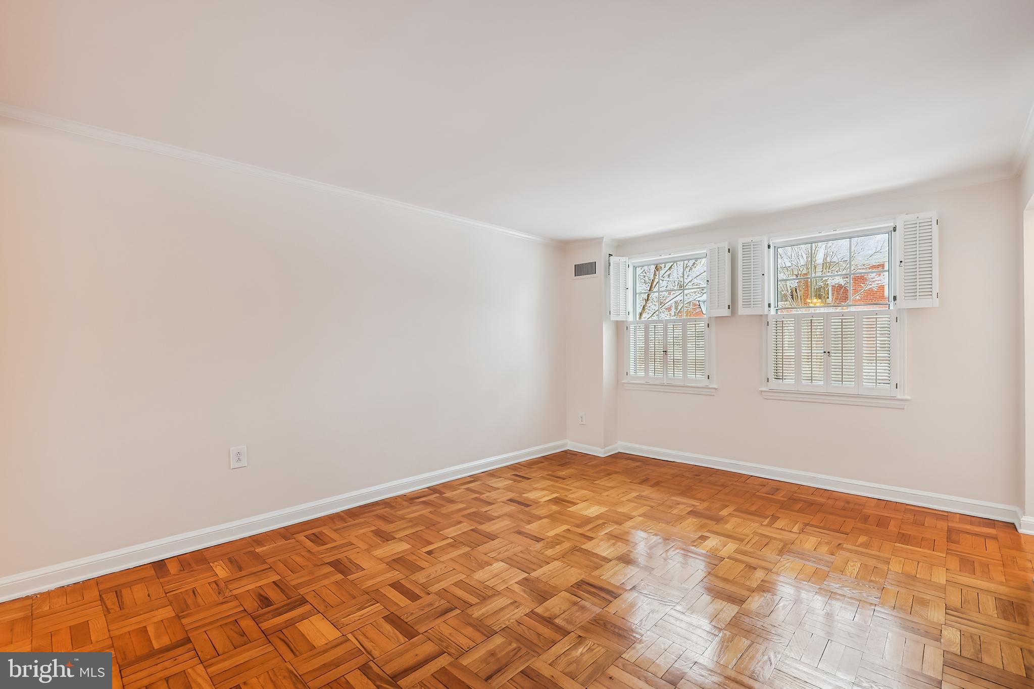 6516 10TH STREET 6516