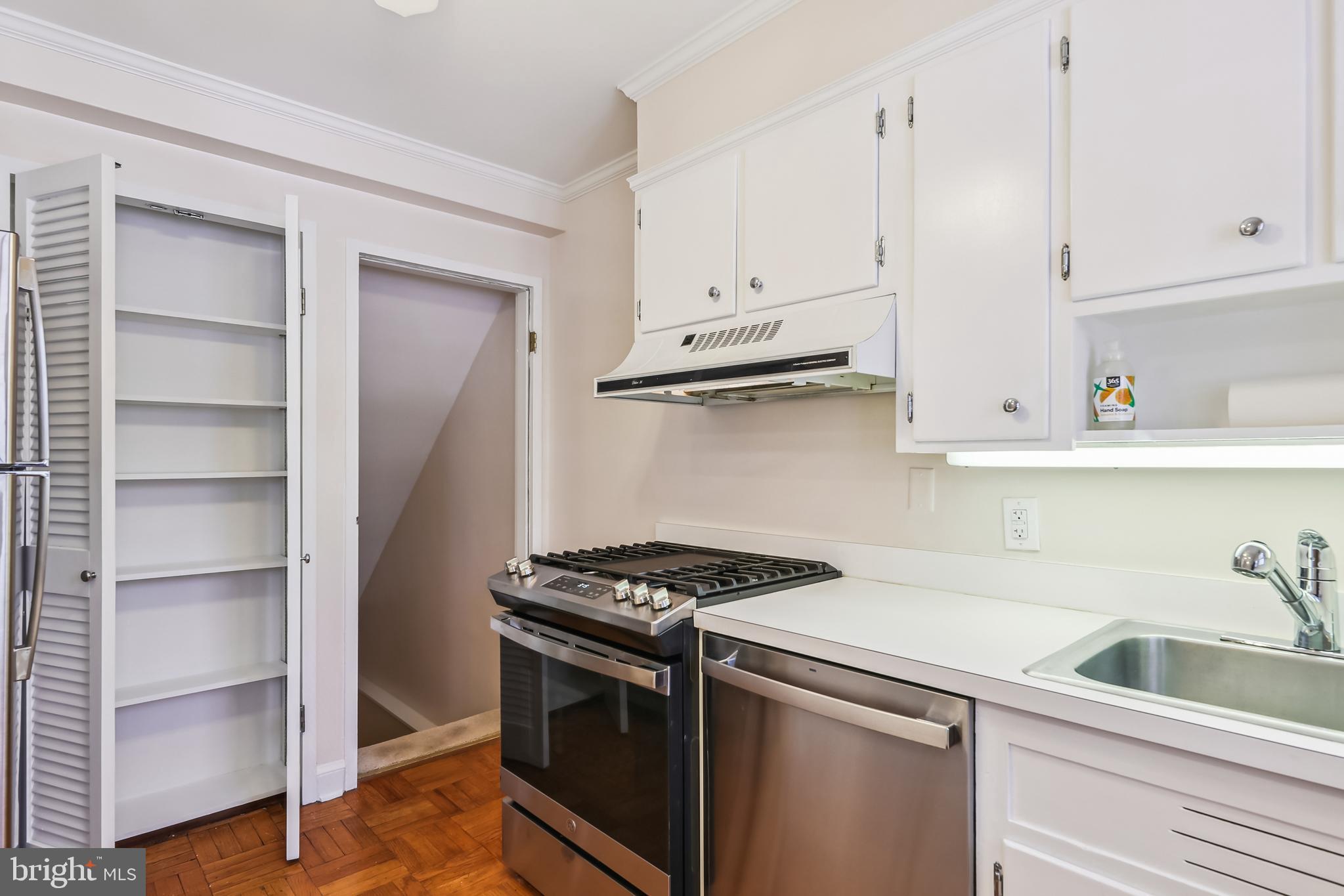 6516 10TH STREET 6516