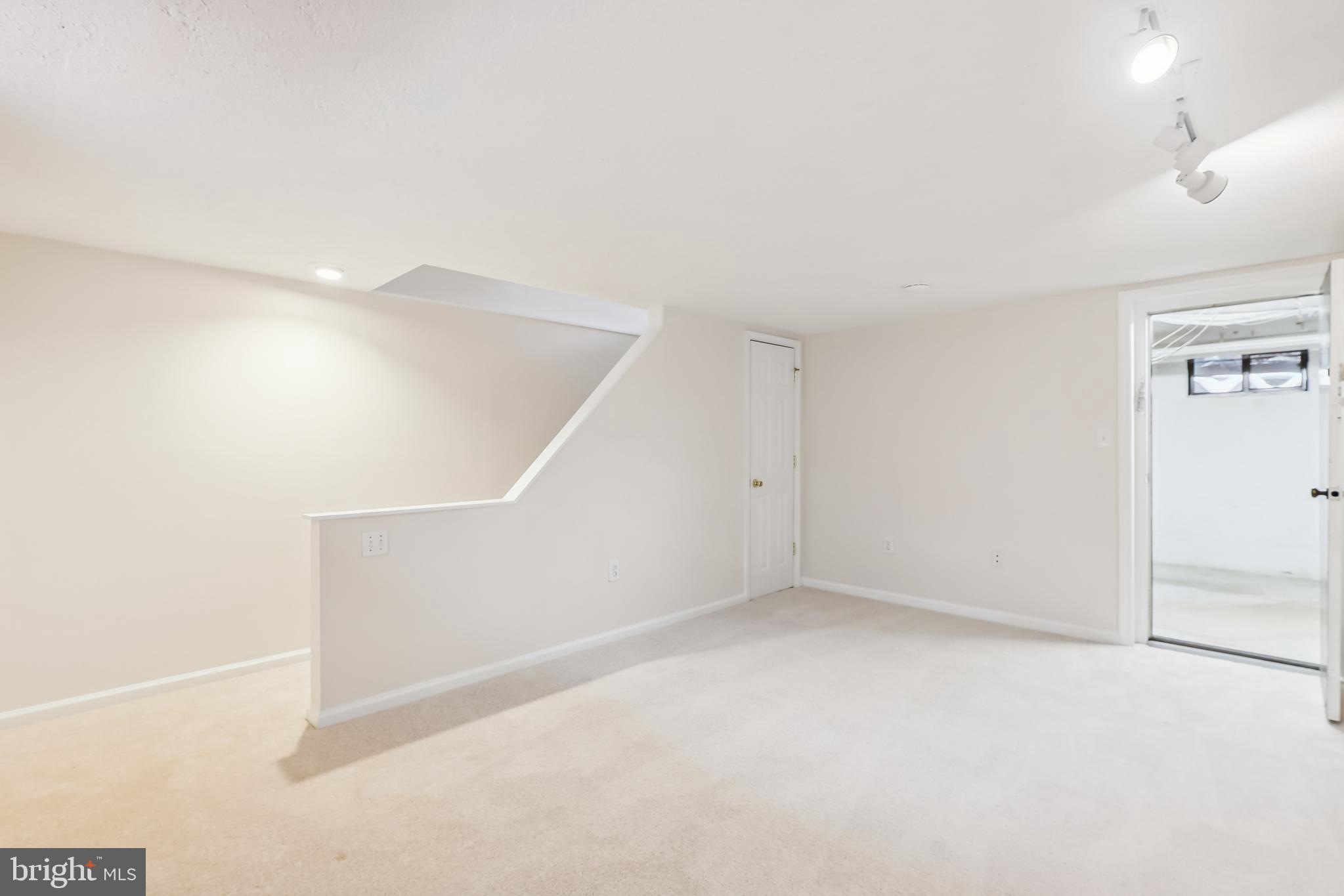 6516 10TH STREET 6516