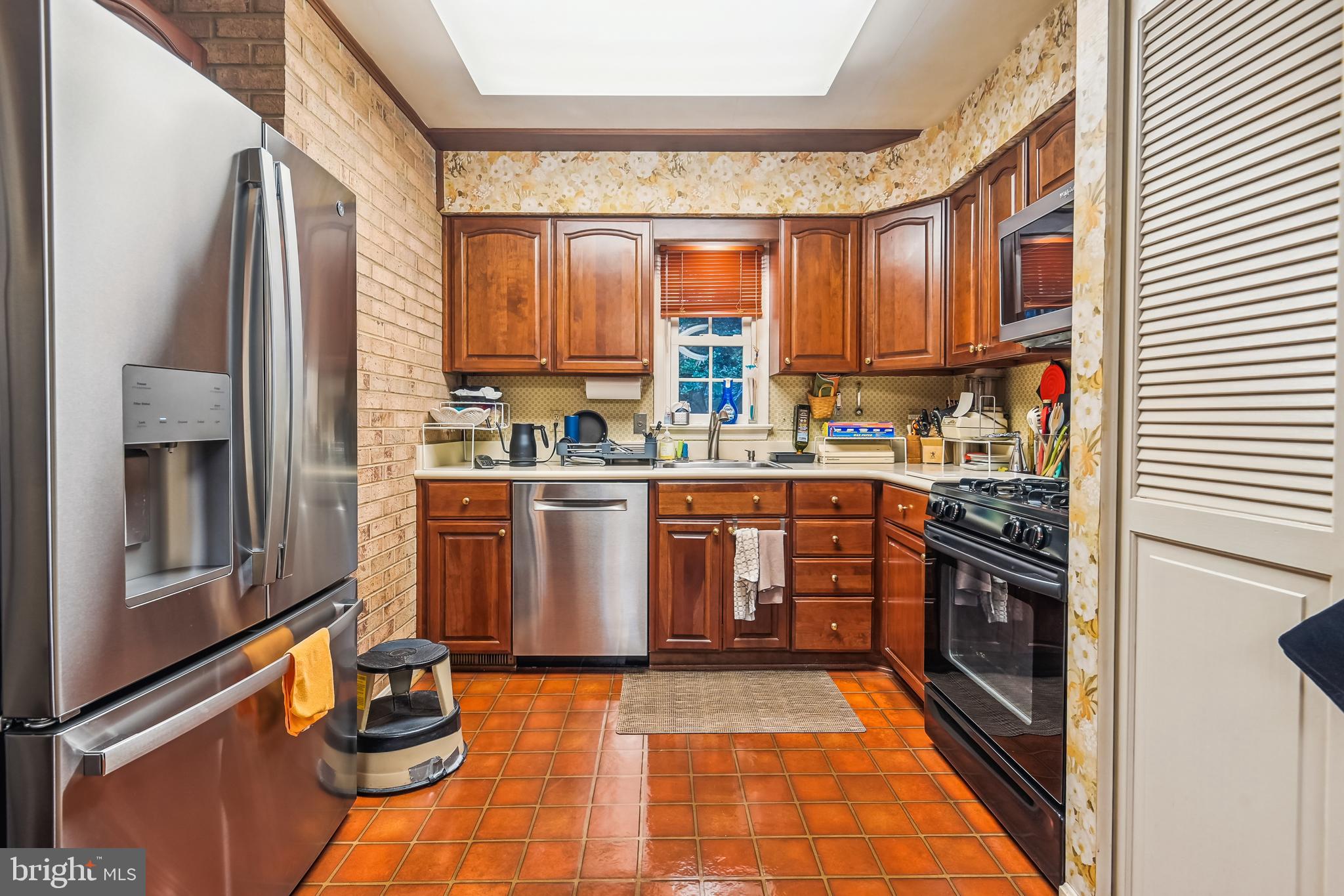 4702 BRIAR PATCH LANE