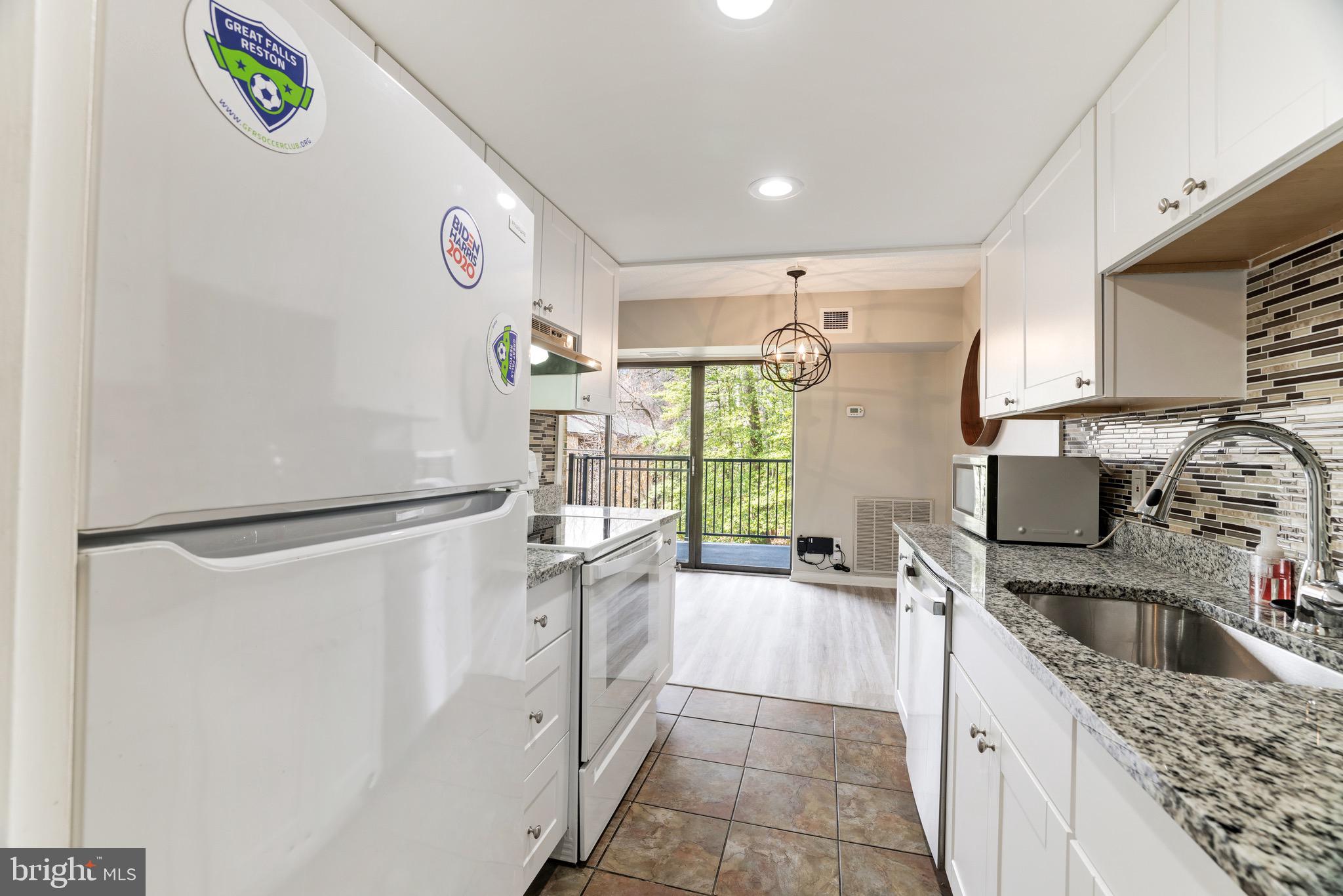 2242 CASTLE ROCK SQUARE 11C